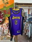 Nike Jordan Men's Los Angeles Lakers LeBron James Swingman Jersey (S)