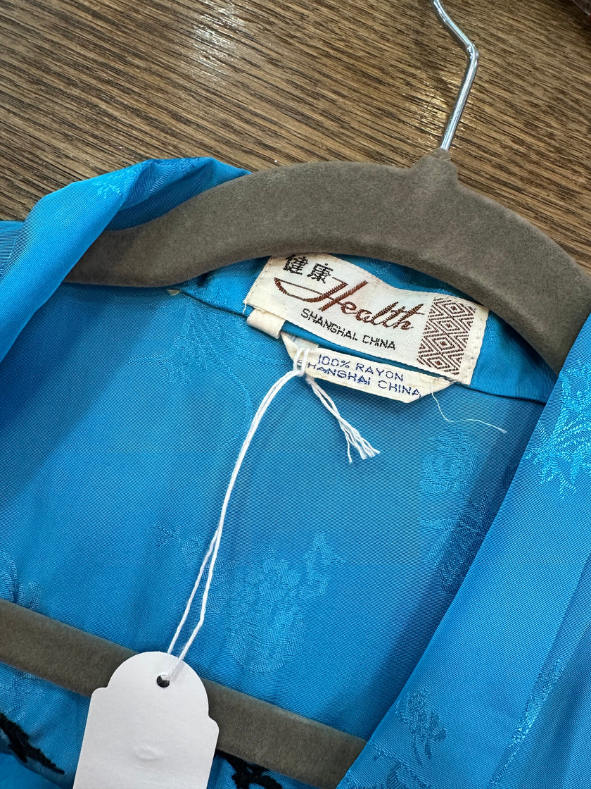 Beautiful 100% rayon chinese rode with embroidery detailing