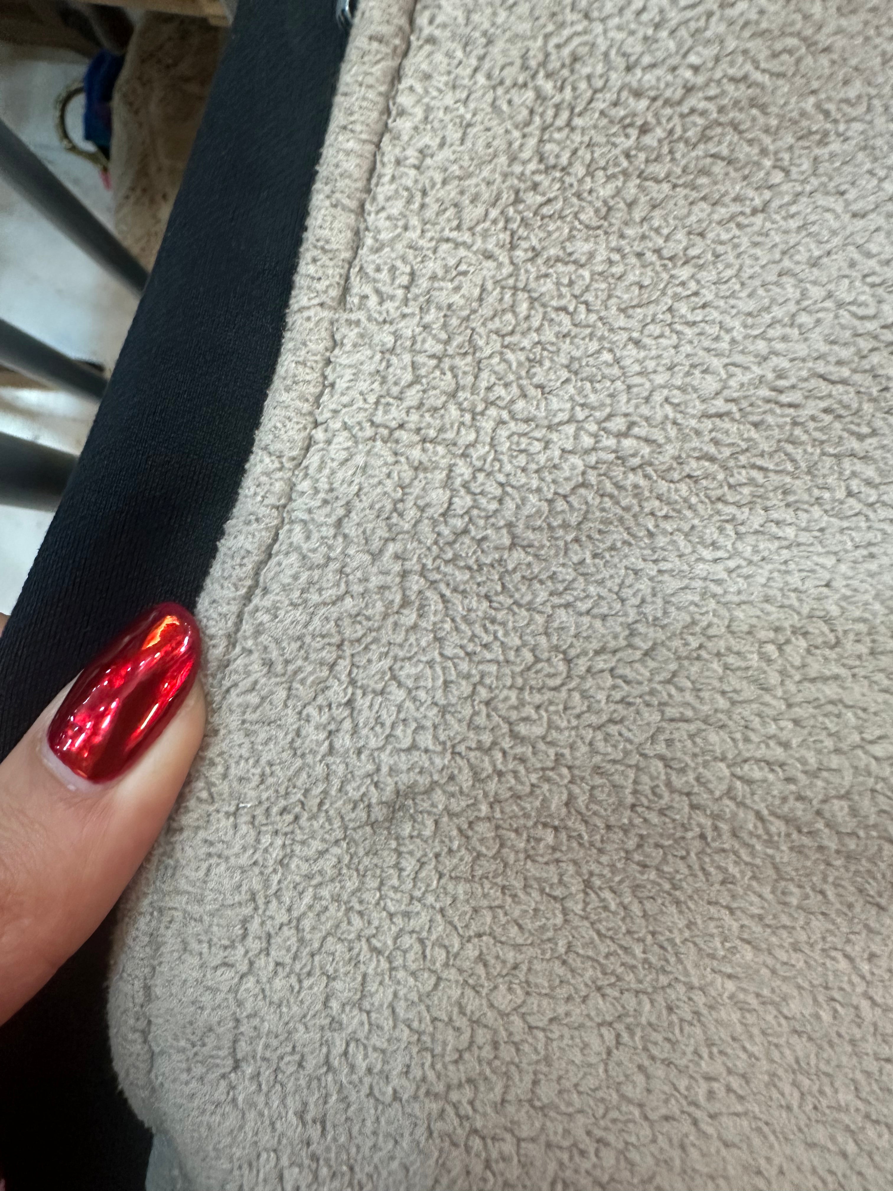 NIKE beige lifgt fleece zip up jacket (L)