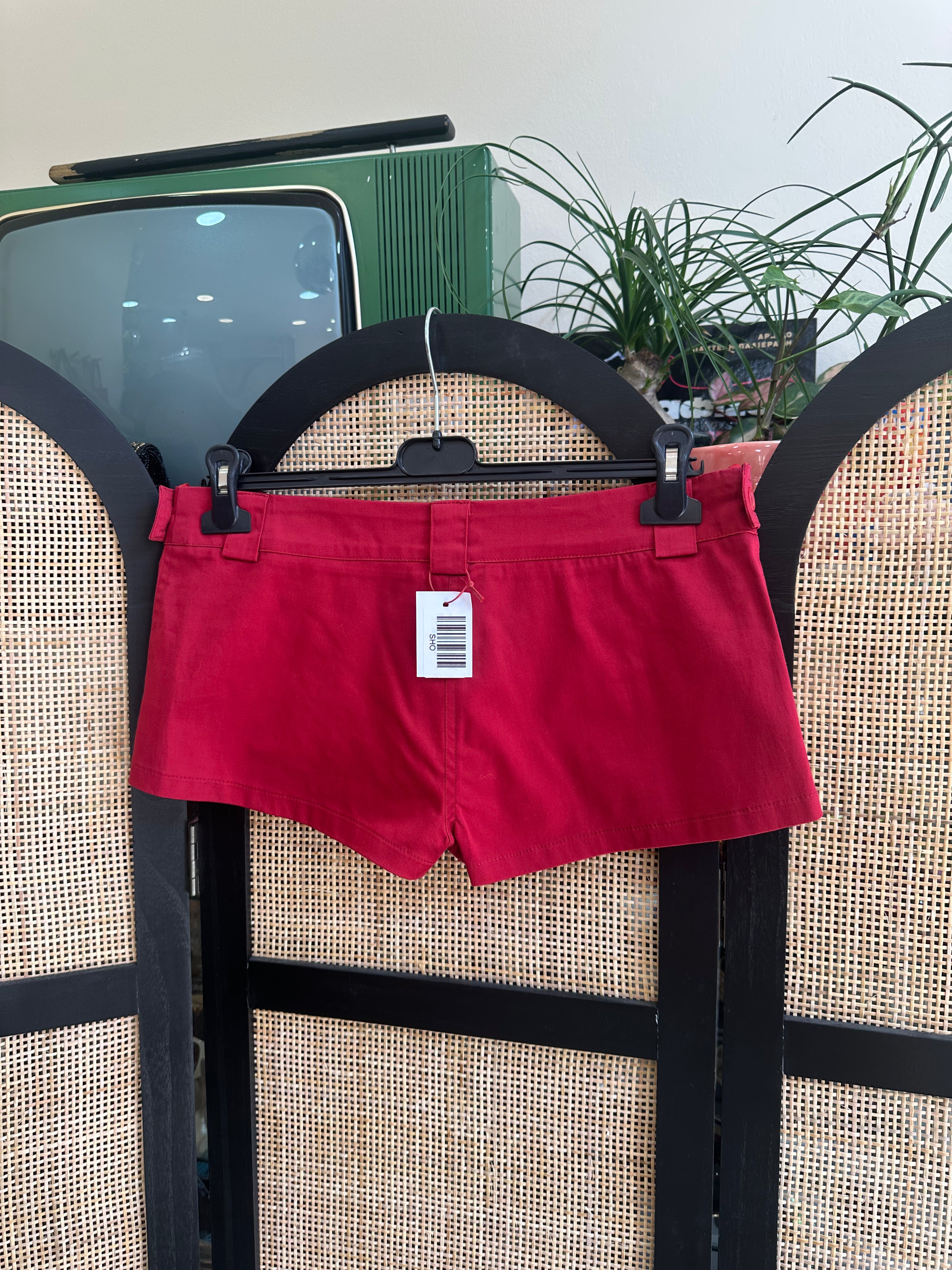 Super hot deadstock red shorts