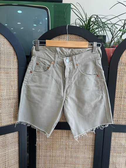 Levi’s 501 beige shorts