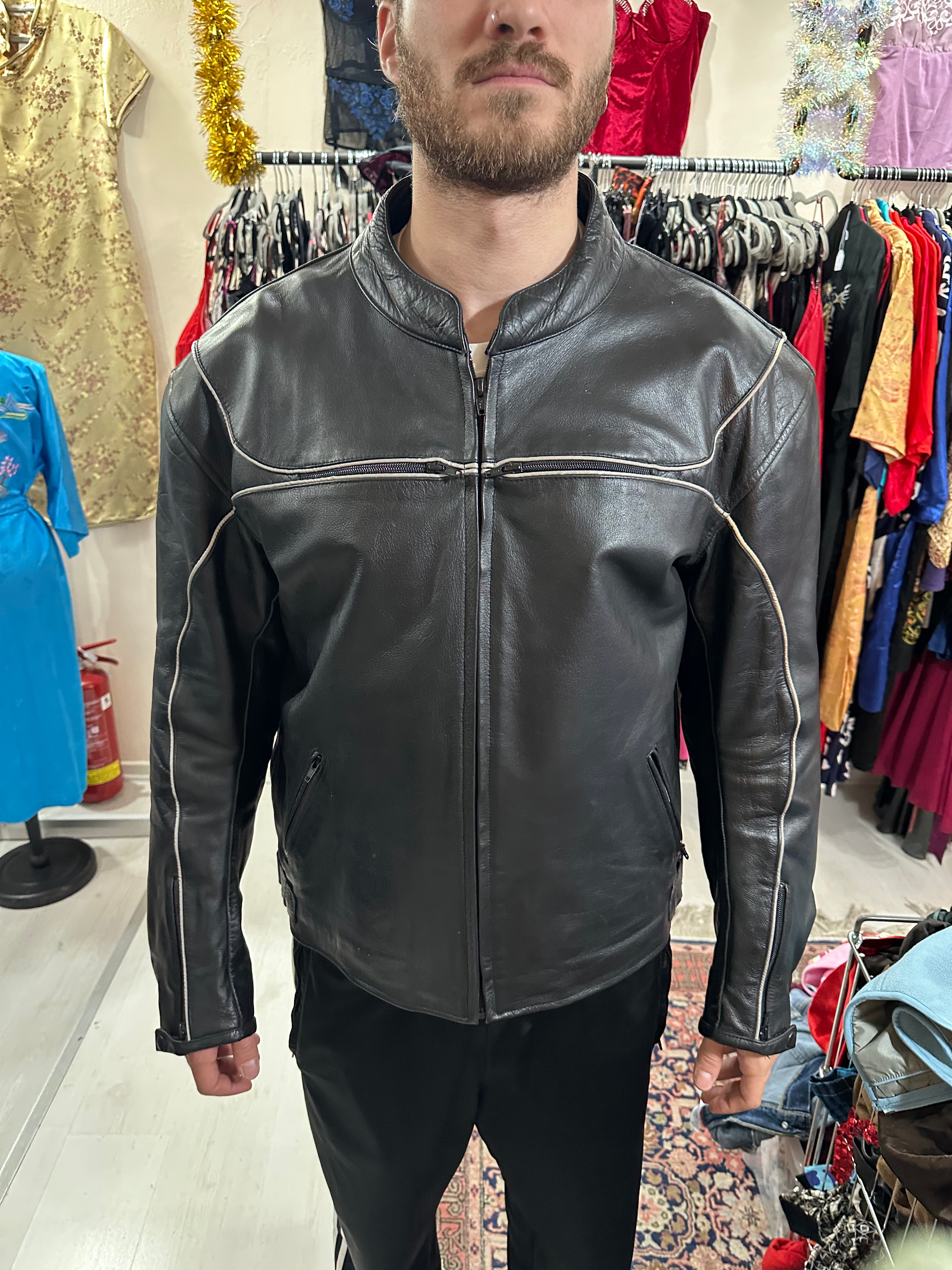 Vintage leather motorcycle jacket (XL)