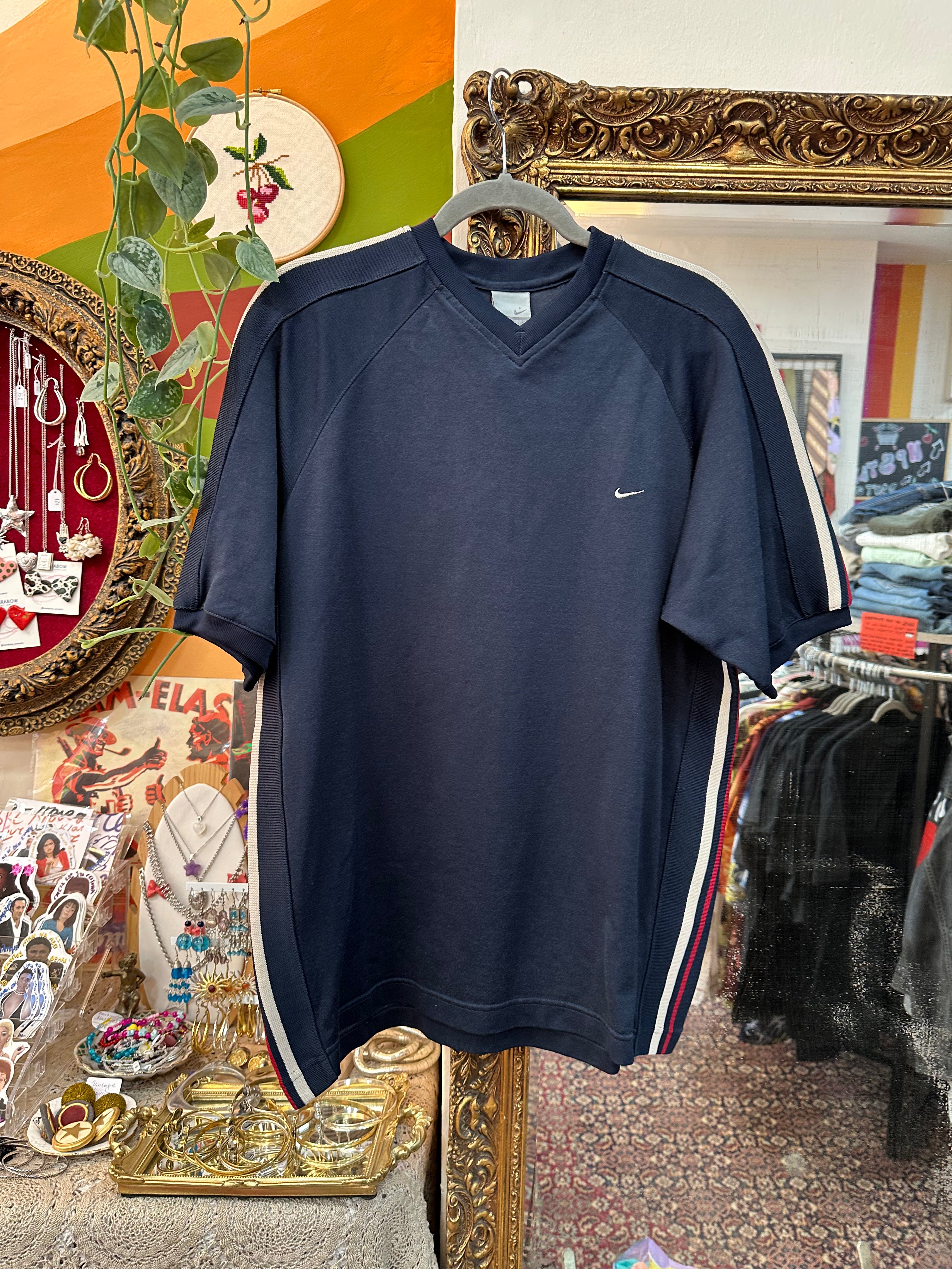 Vintage navy blue Nike V-neck T-shirt (M)