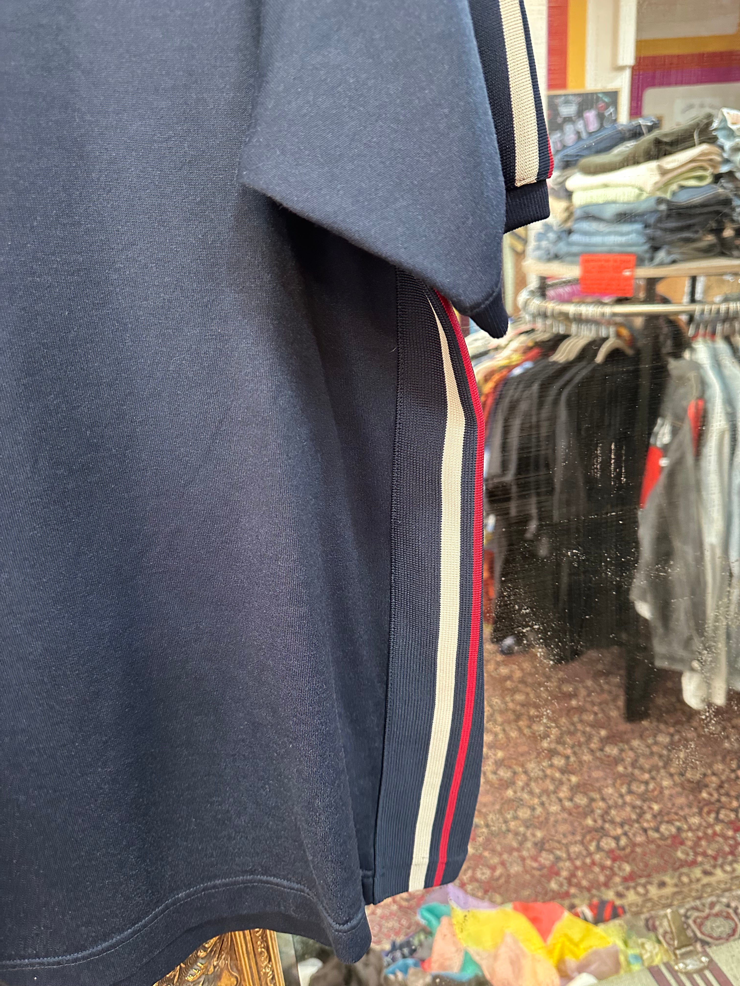 Vintage navy blue Nike V-neck T-shirt (M)
