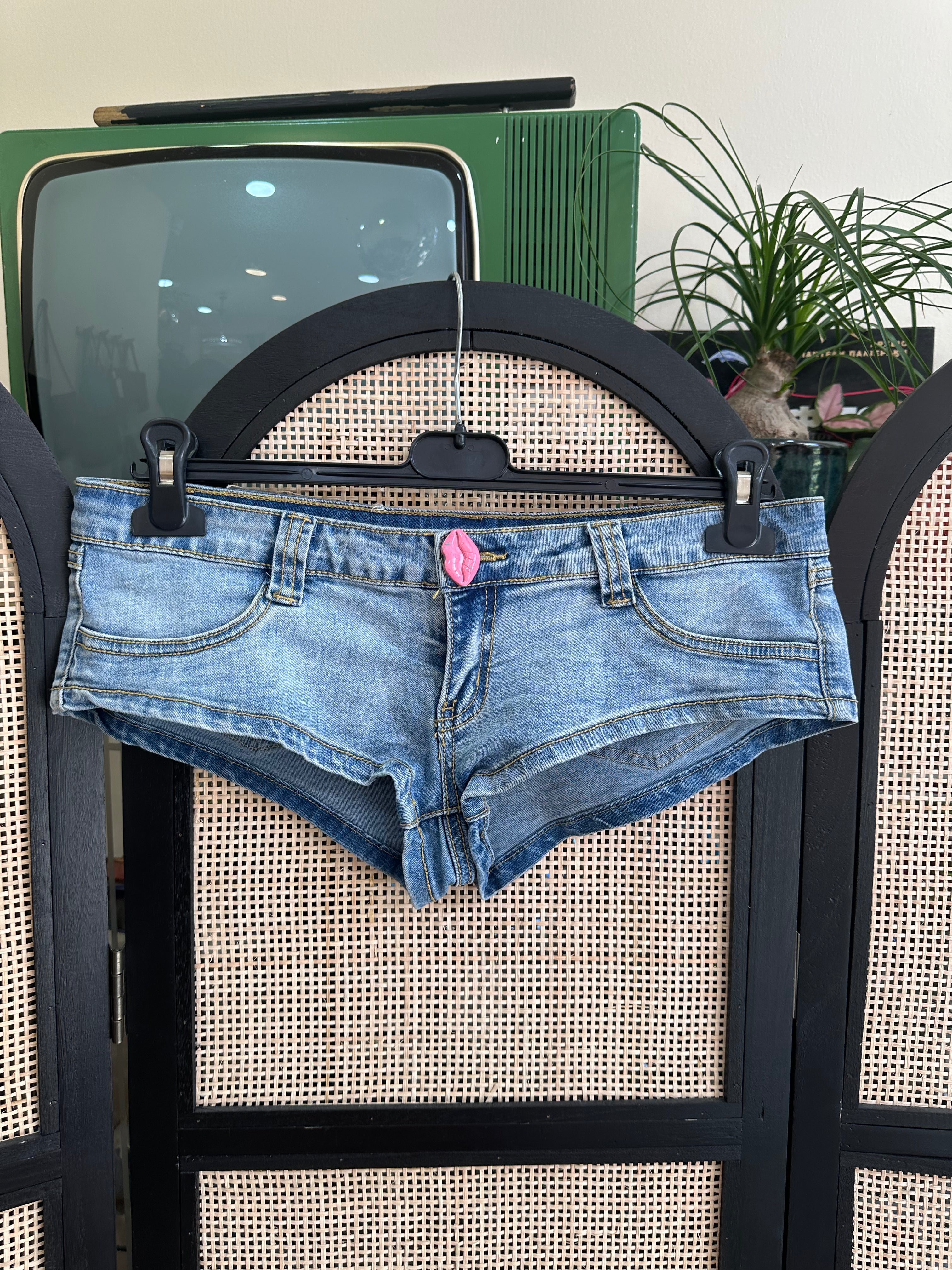 Super hot booty shorts