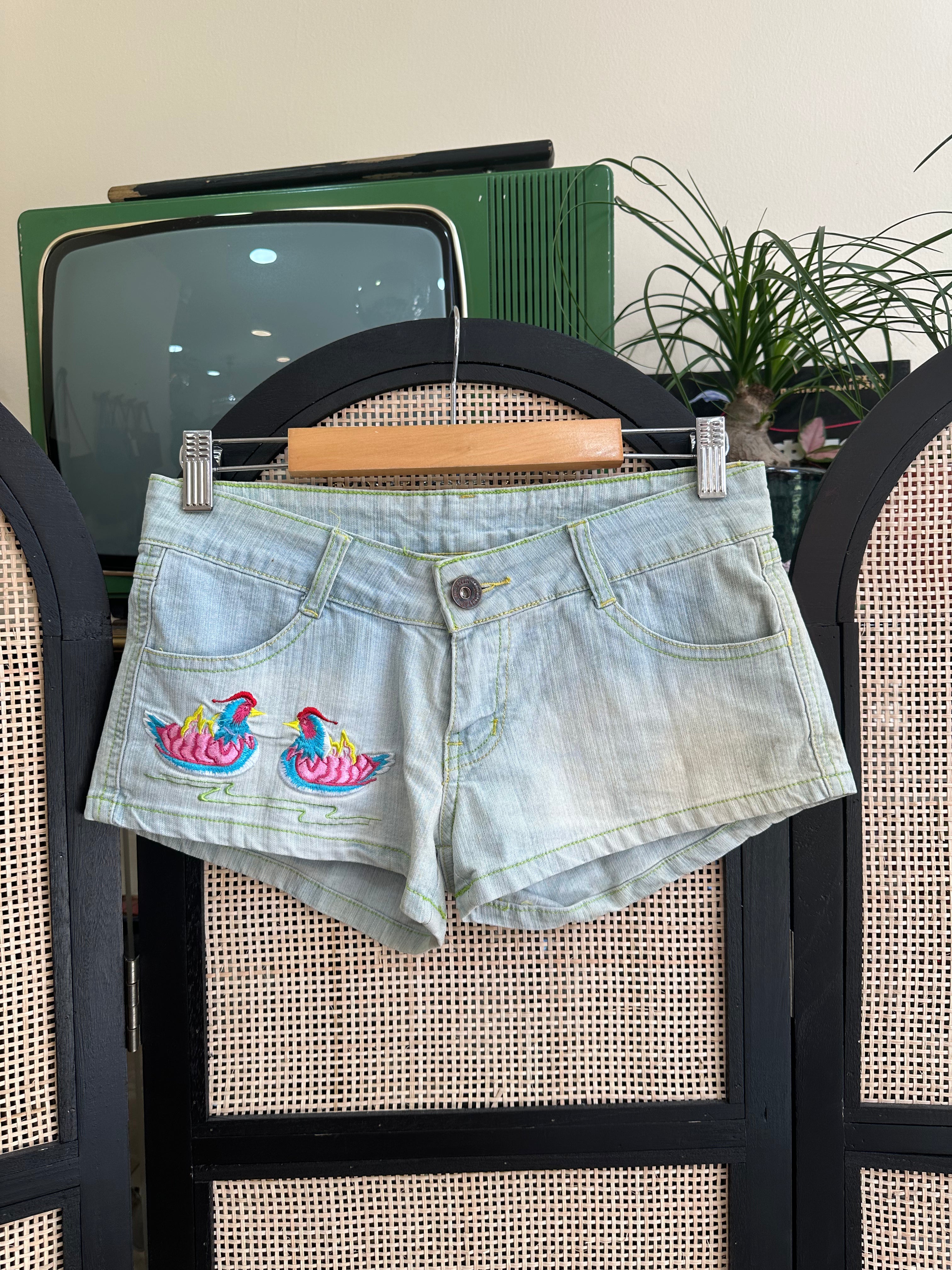 Super cute denim low waisted shorts