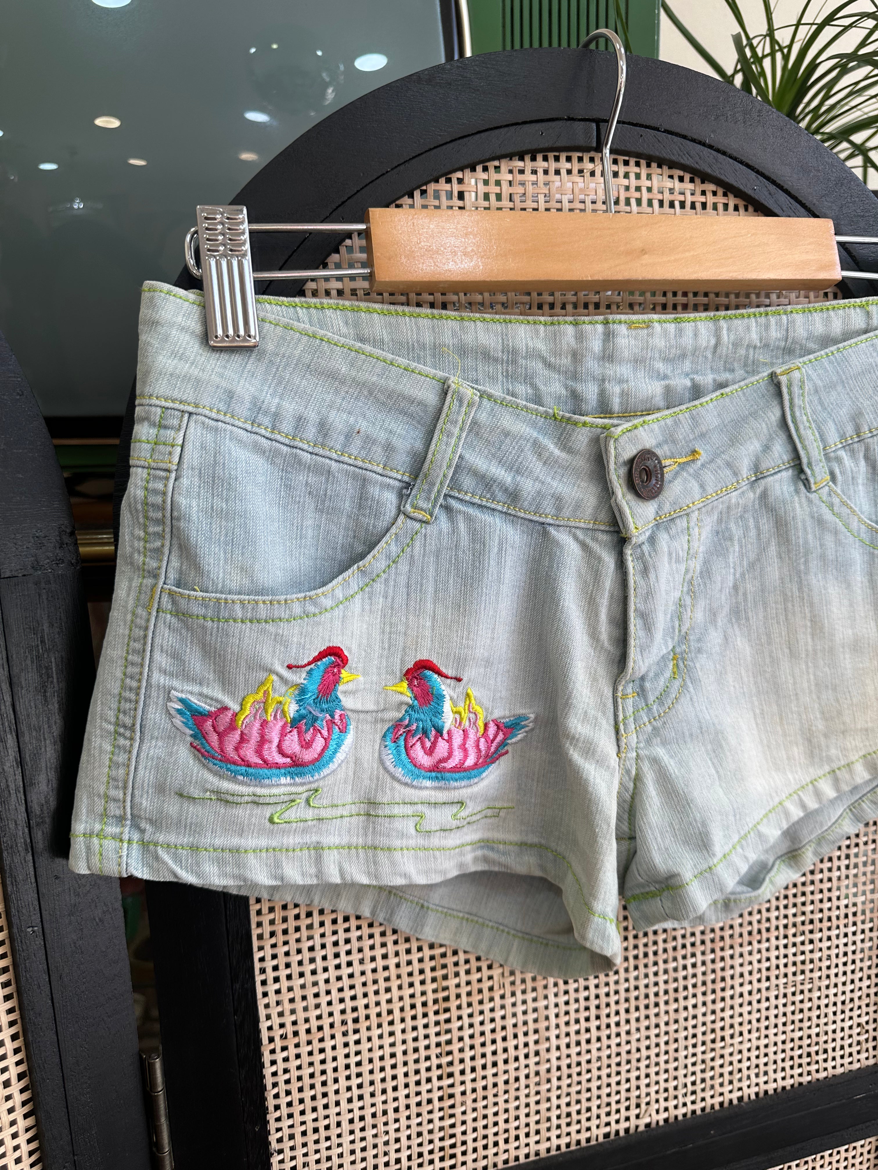 Super cute denim low waisted shorts