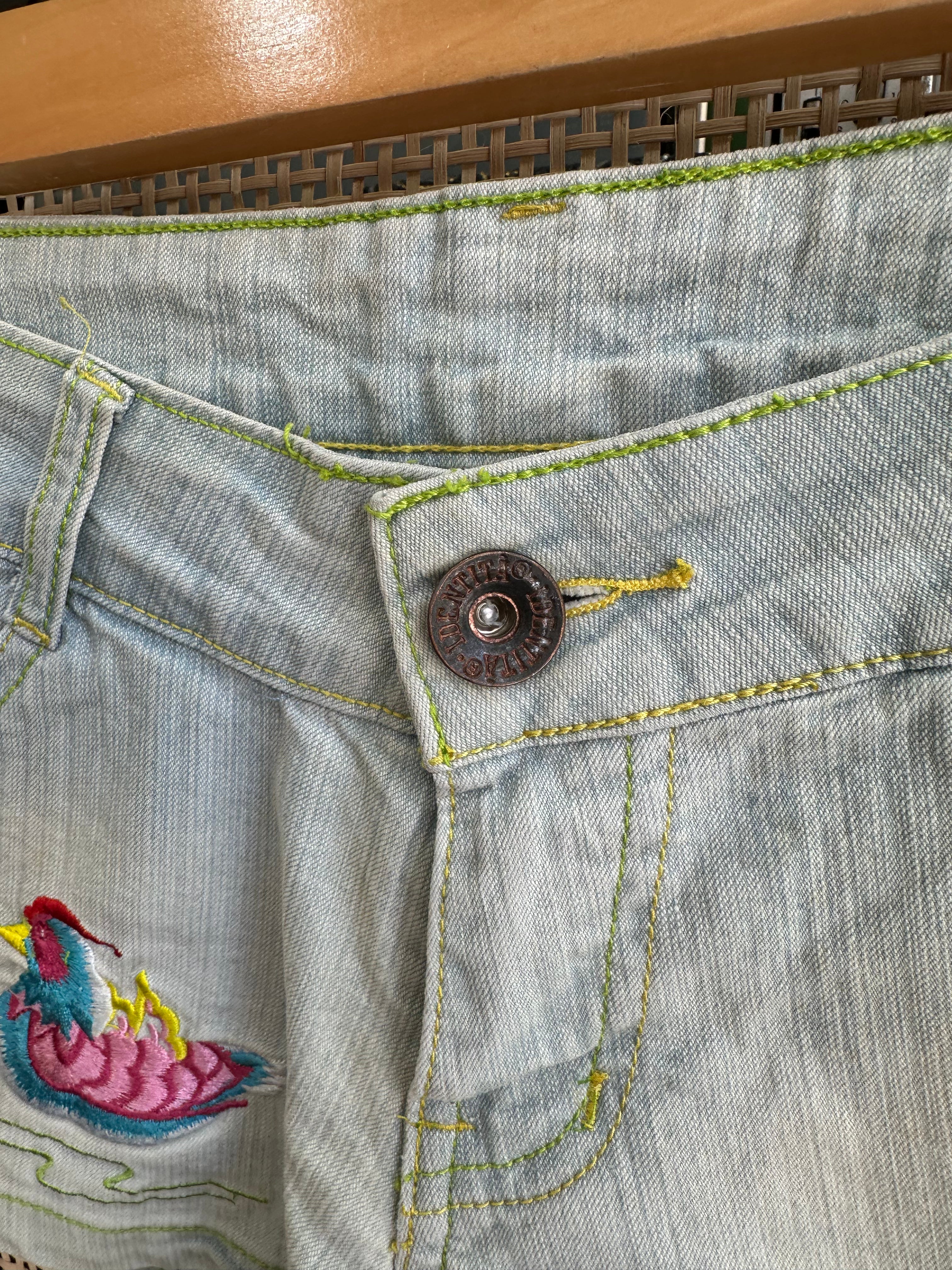 Super cute denim low waisted shorts