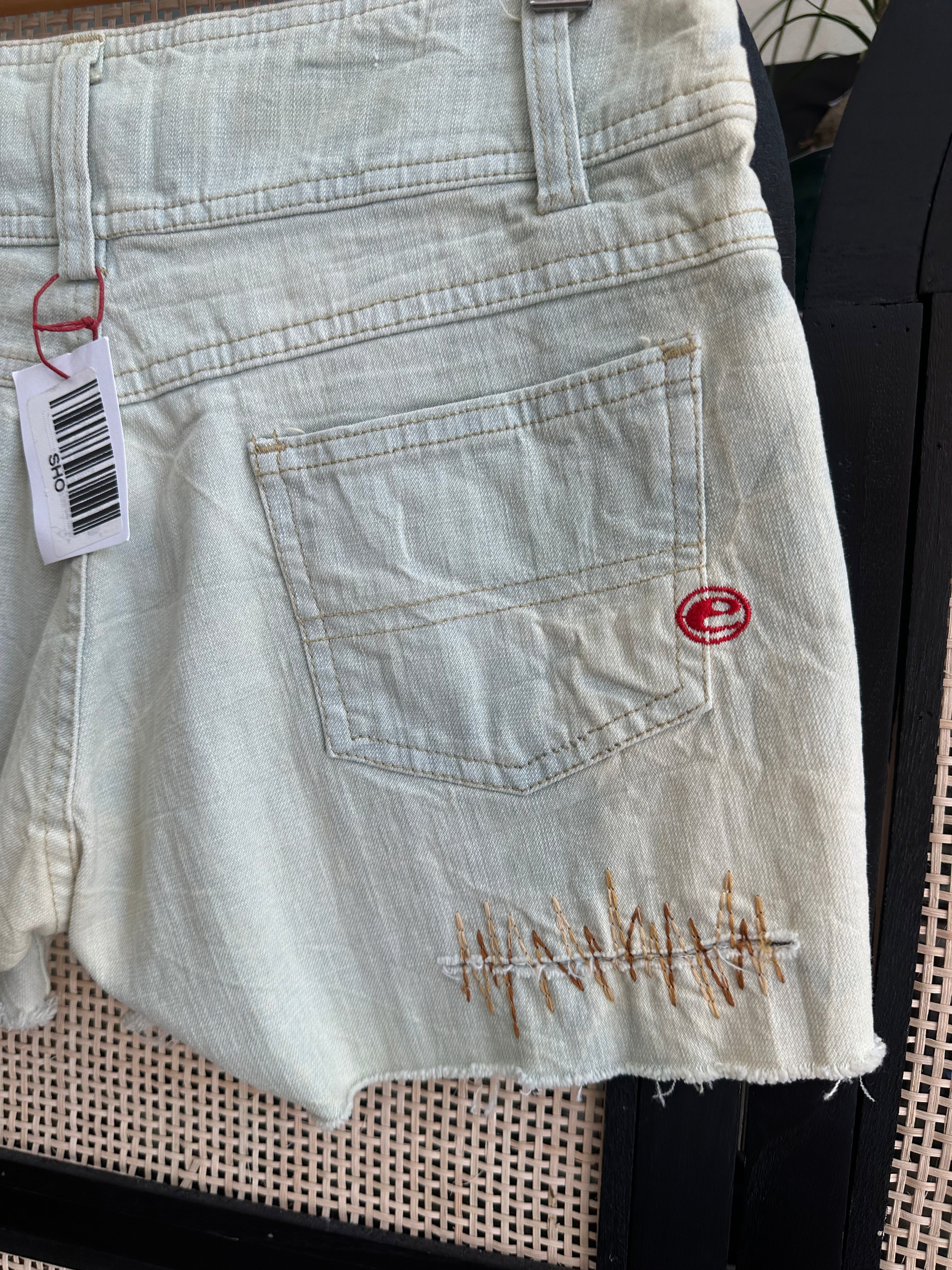 Super cute low rise denim hot shorts