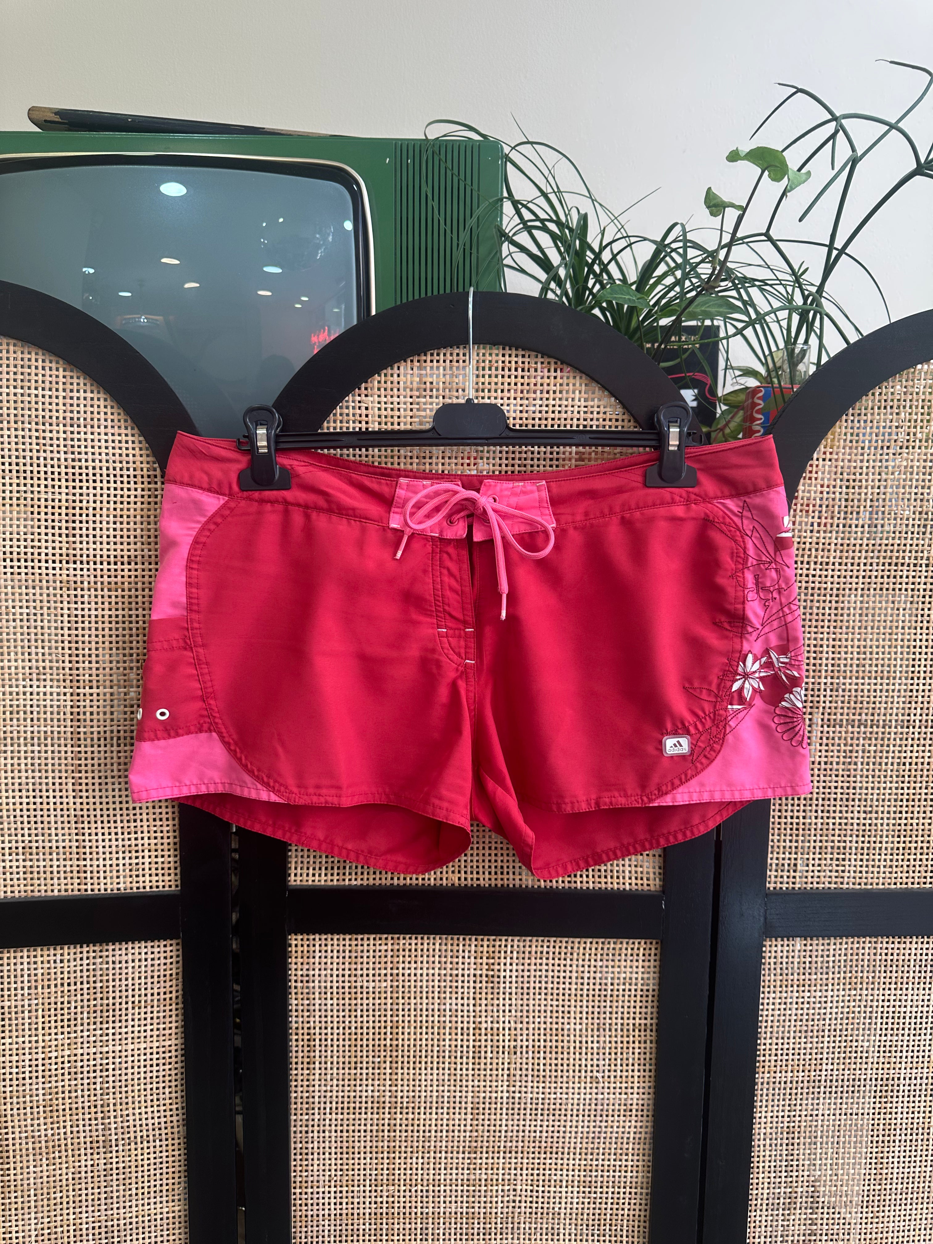 Super cute Adidas hot shorts