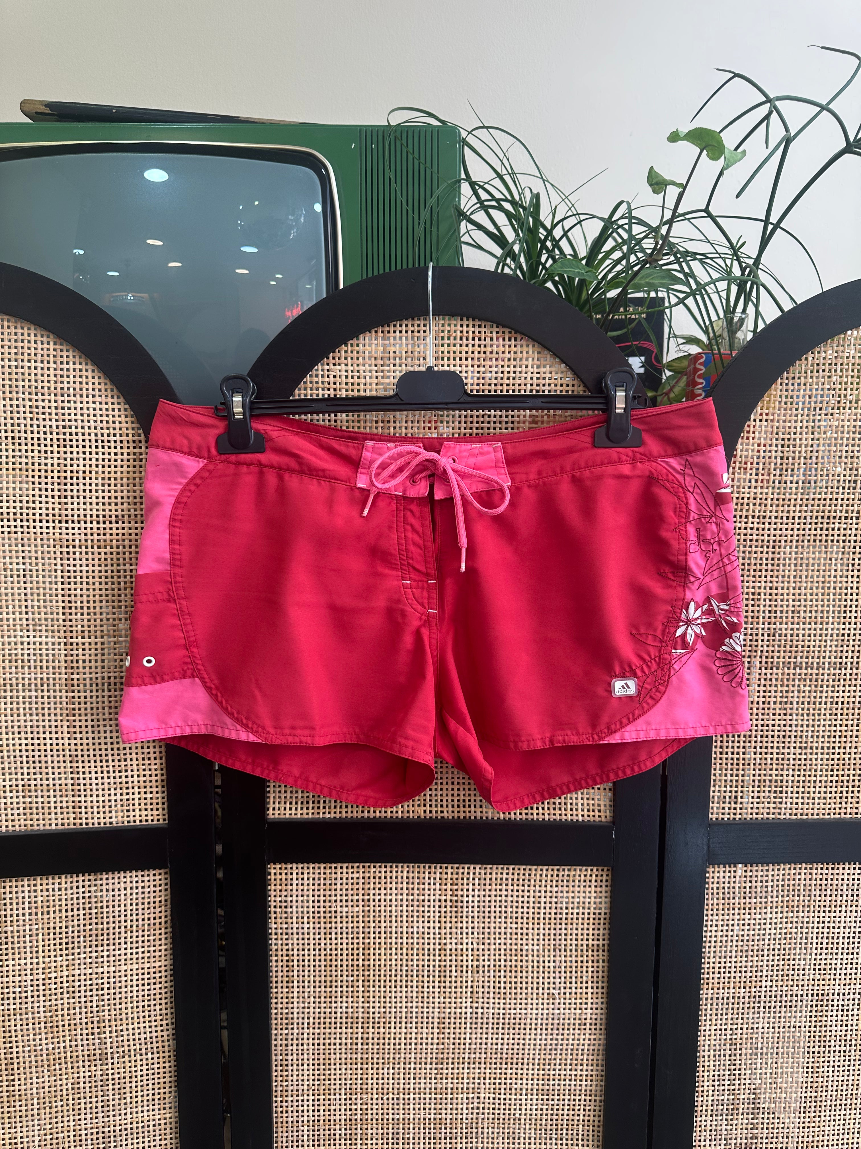 Super cute Adidas hot shorts