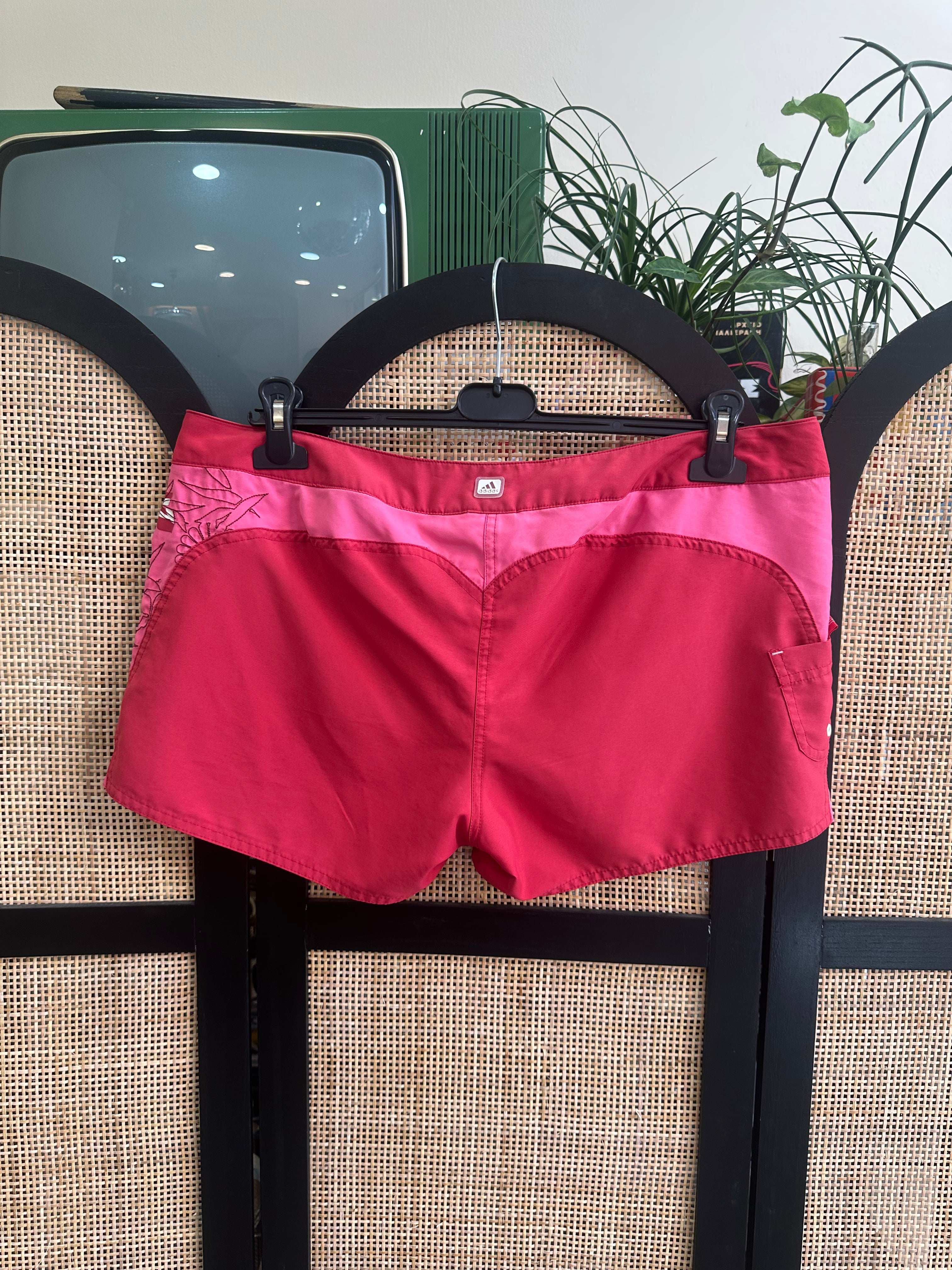 Super cute Adidas hot shorts