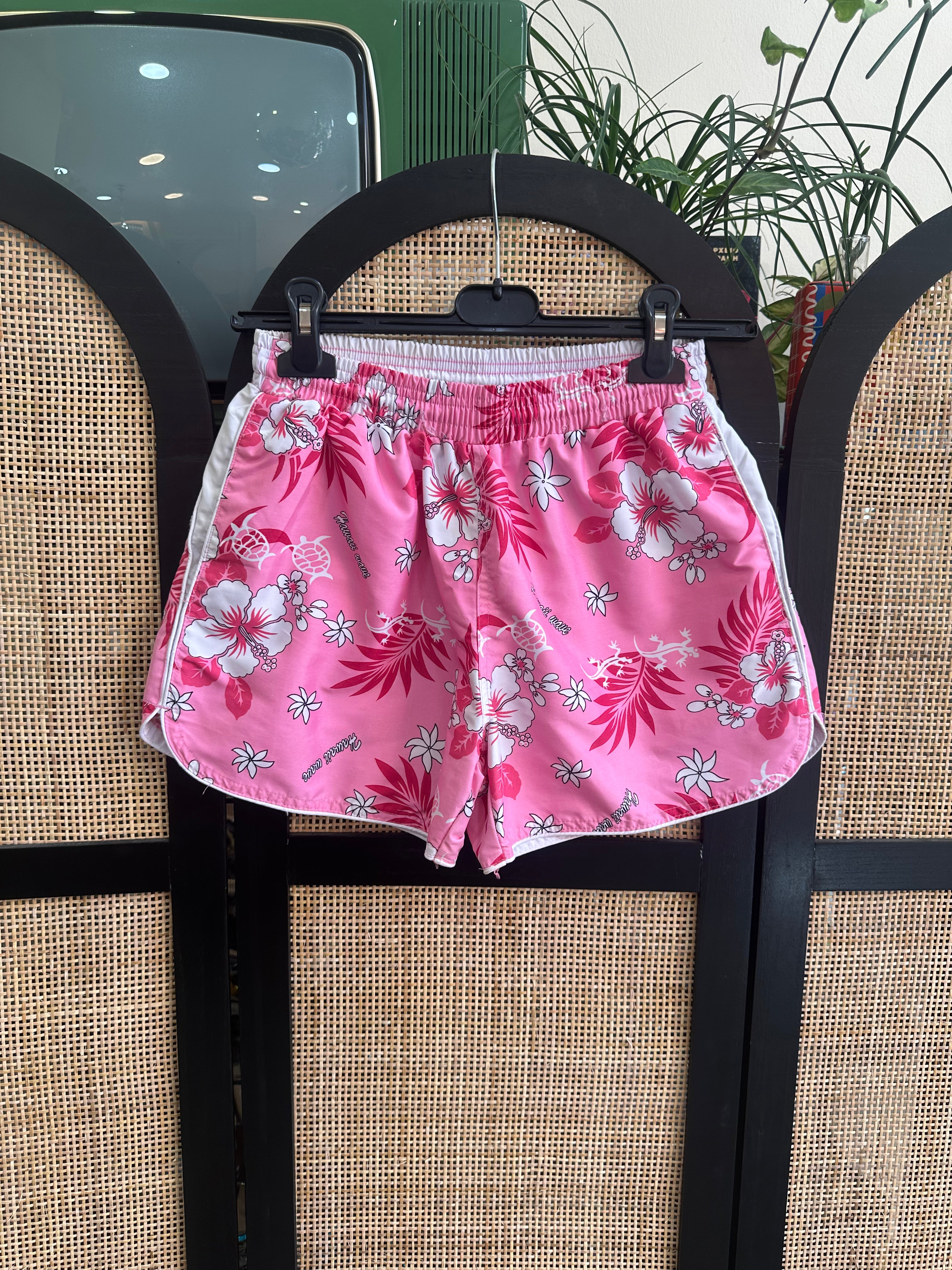 Super cute Y2K Hawaiian shorts