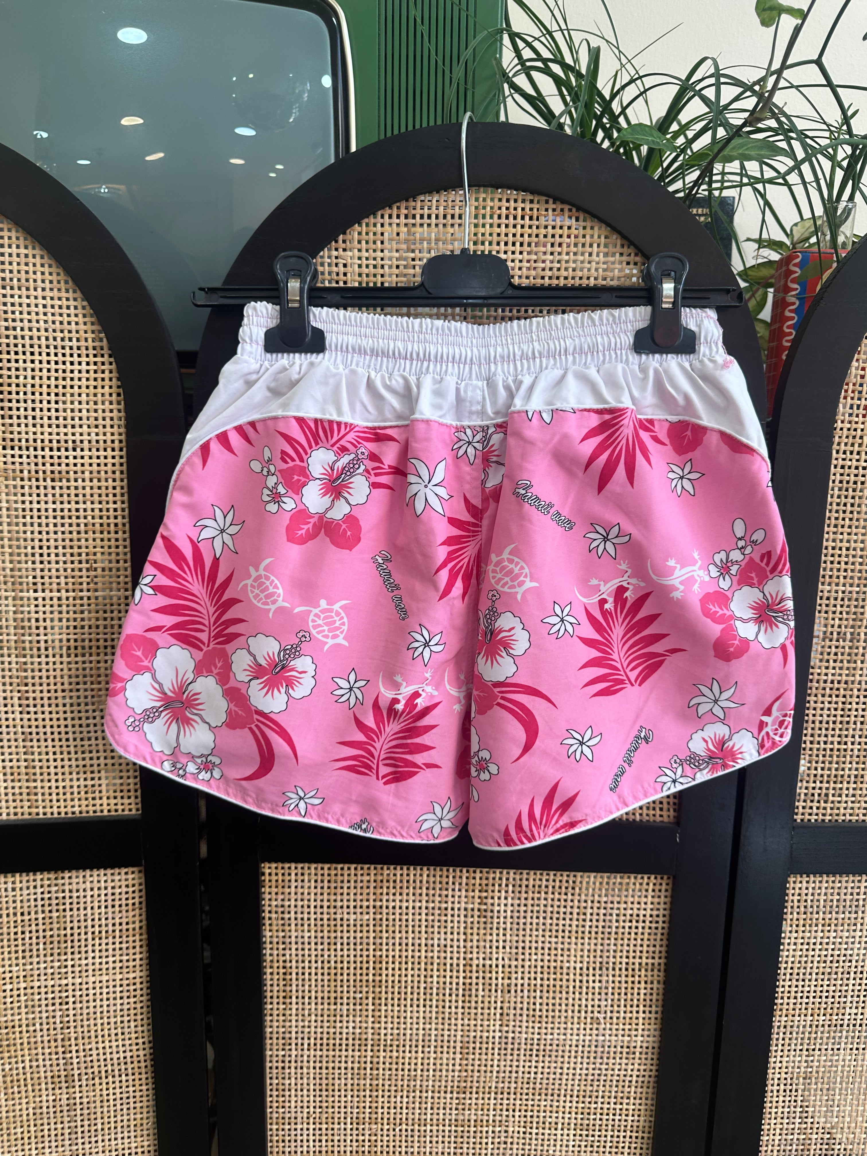 Super cute Y2K Hawaiian shorts