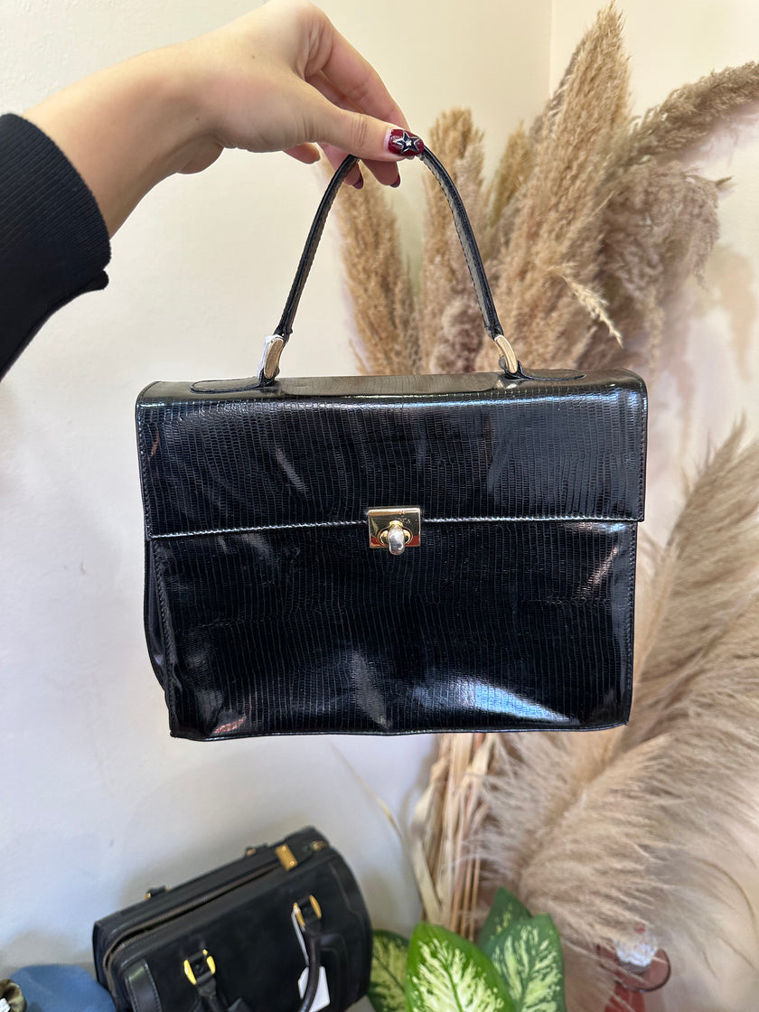 Vintage classic bag handbagb with gold hardwear