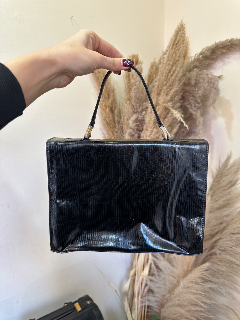 Vintage classic bag handbagb with gold hardwear