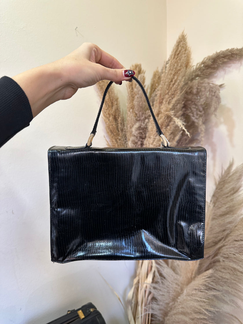 Vintage classic bag handbagb with gold hardwear