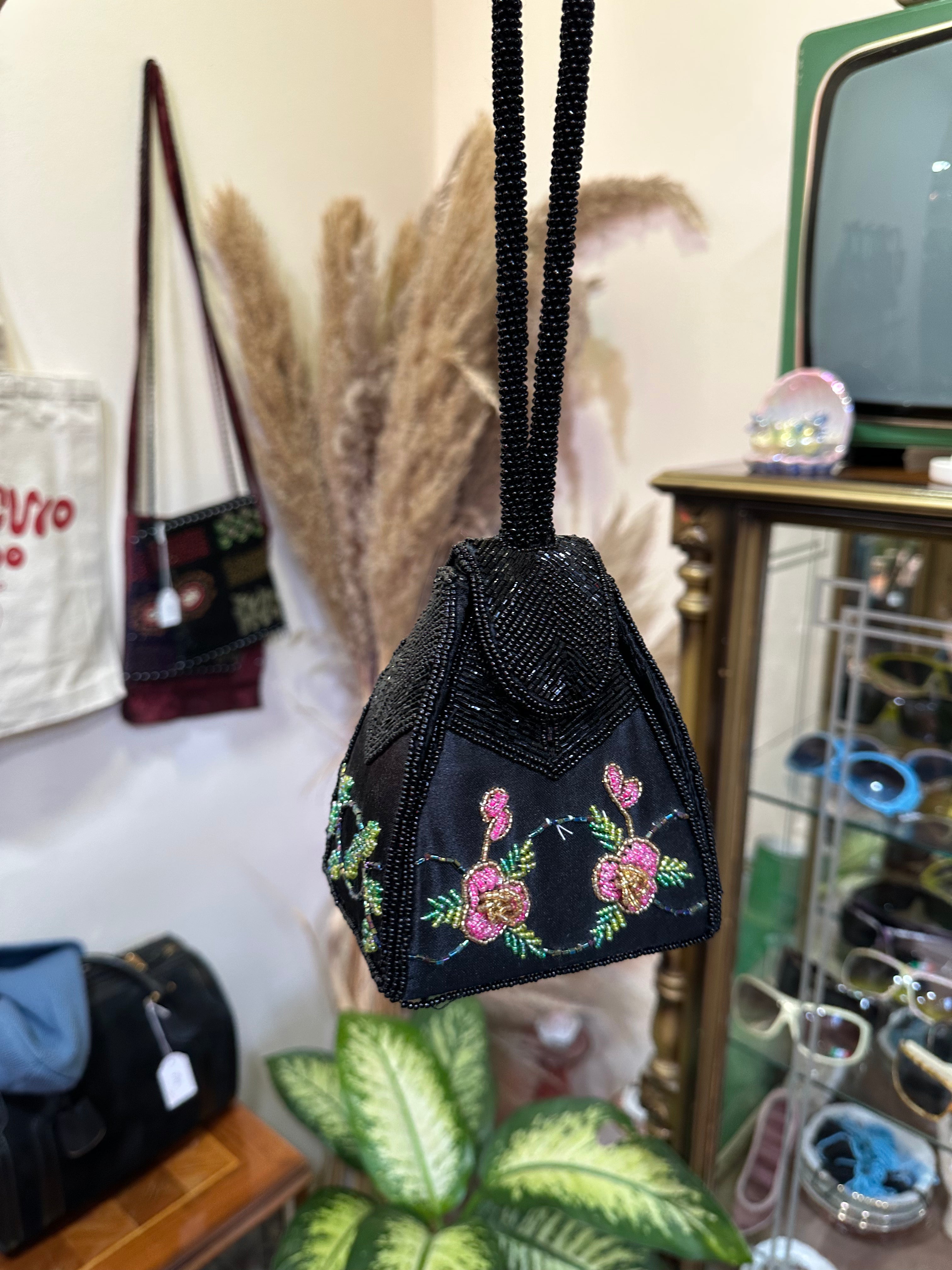 Stunning Antique-Inspired Beaded Purse with Flowers
