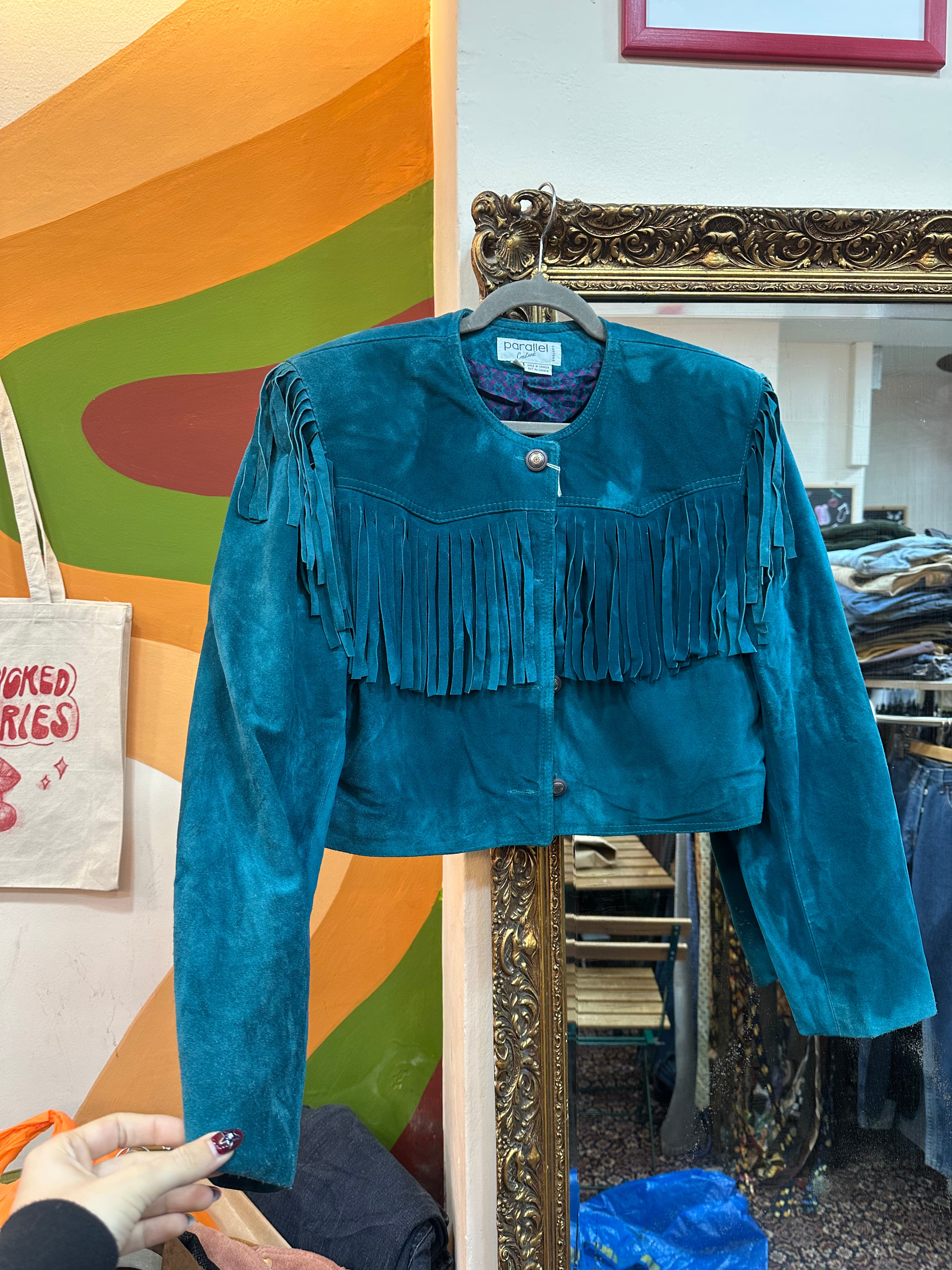 Vintage western style genuine suede jacket with fringe