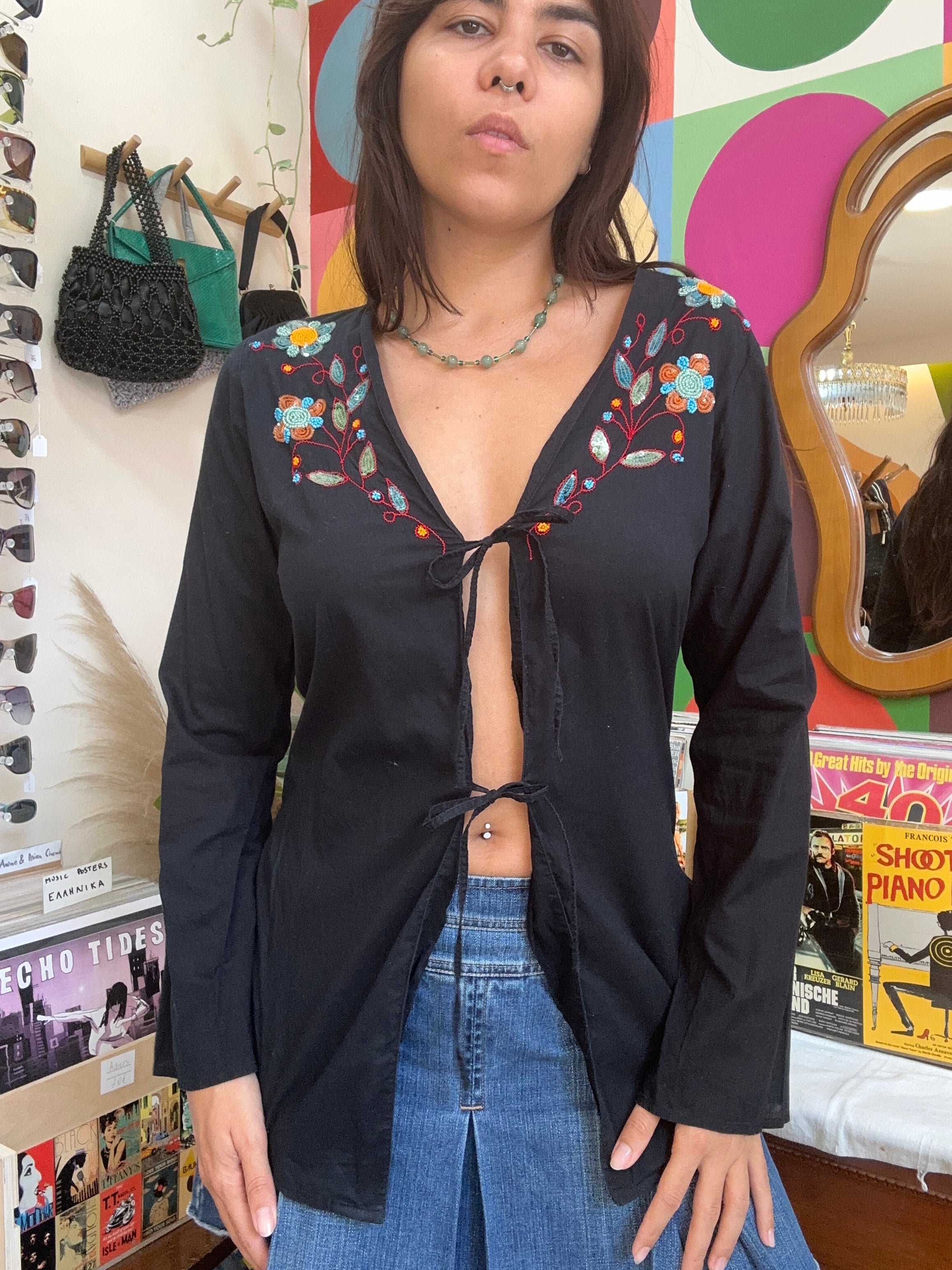 Infiore vintage shirt with embroidered details (S/M)