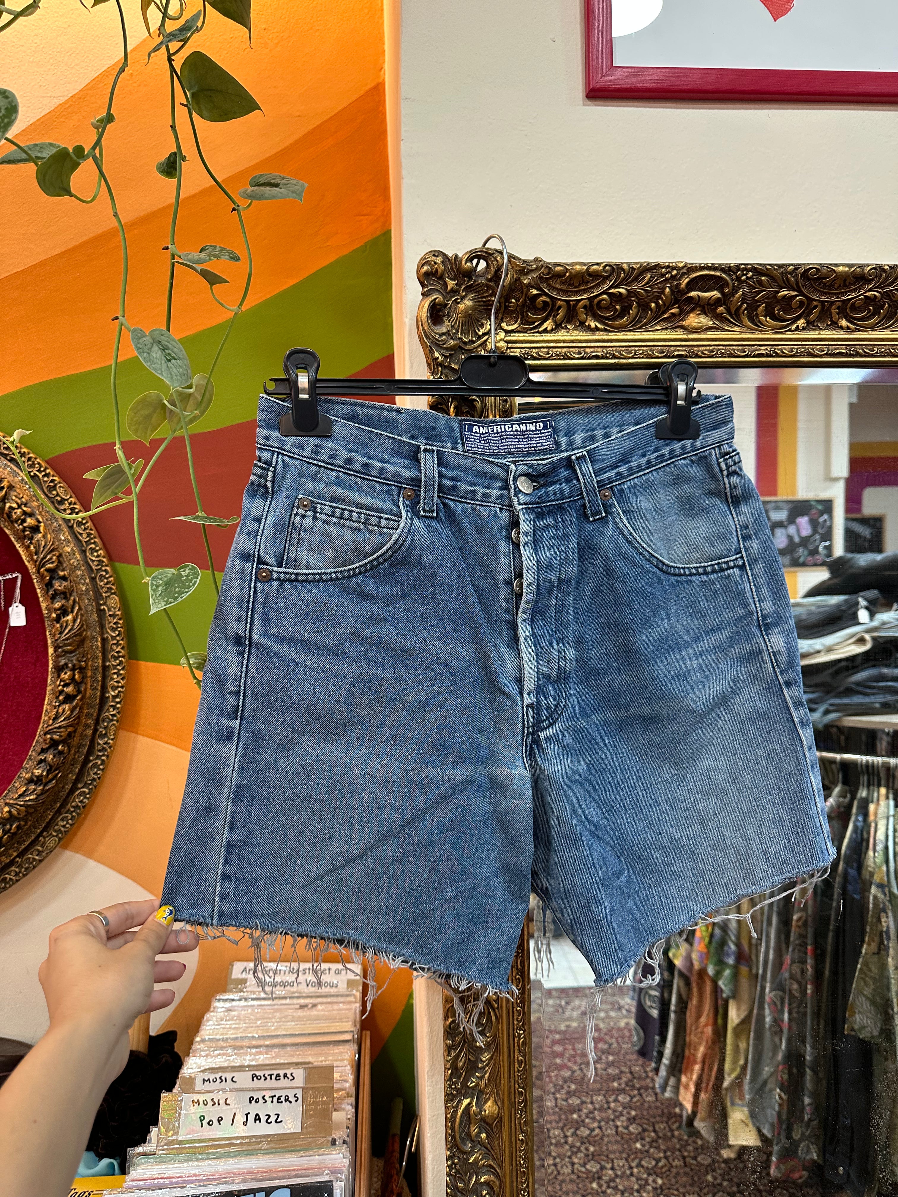 AMERICANINO dark wash high waisted shorts (W32)