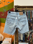 Vintage LEVIS 501 denim shorts (W28)