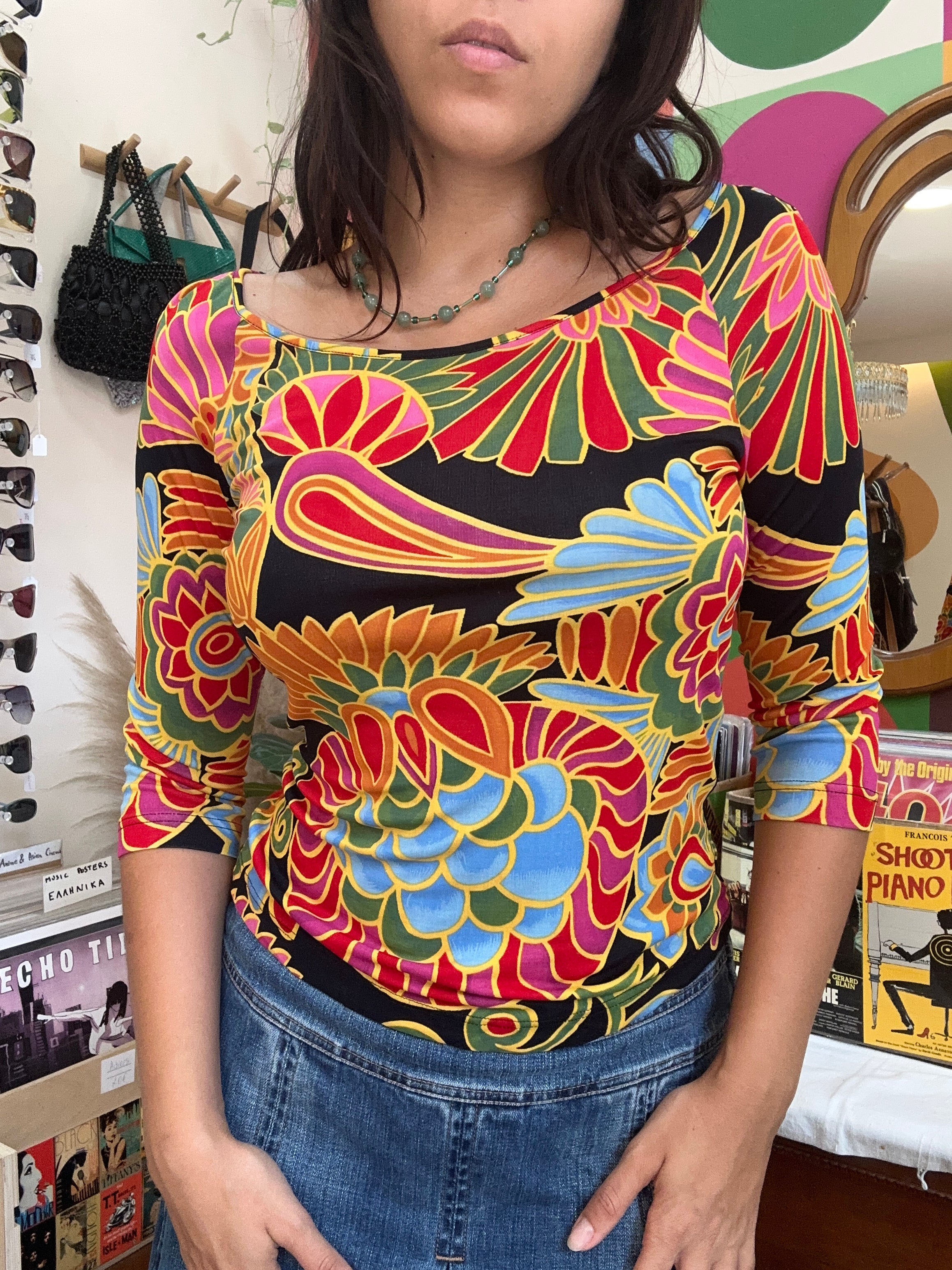 Carla carini Y2K style graphic 3/4 sleeve top (S/M)