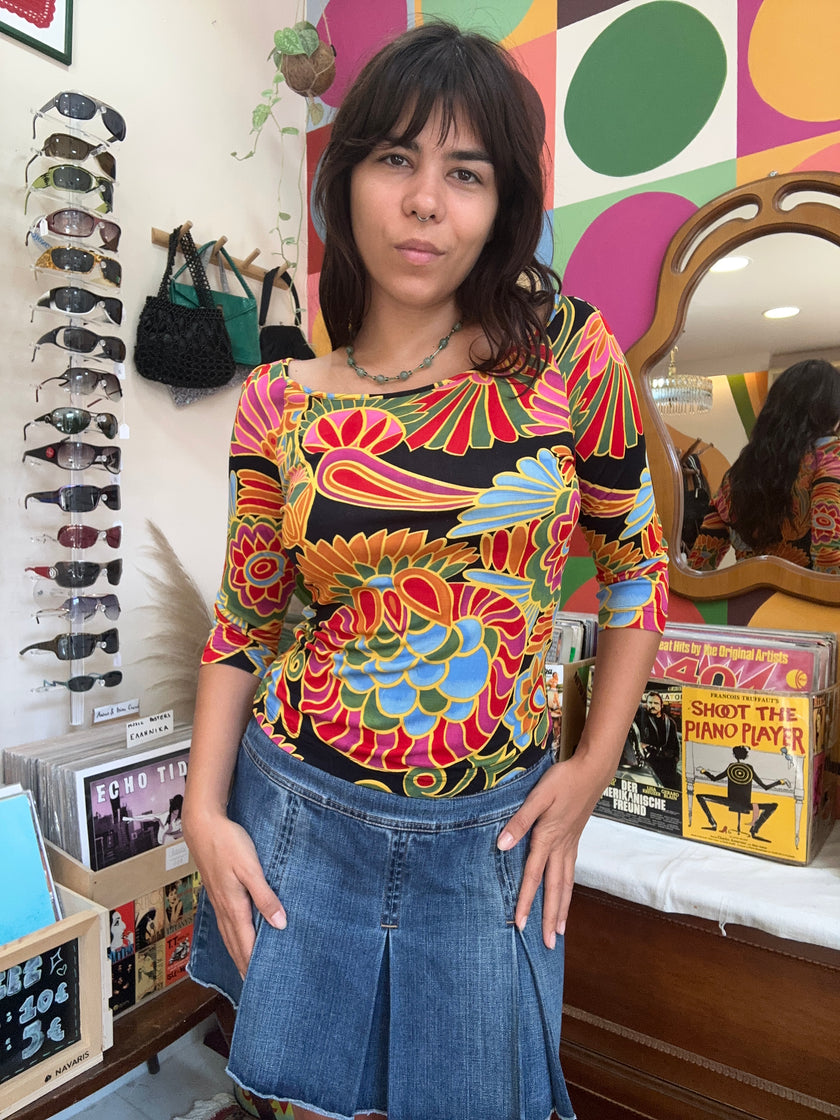 Carla carini Y2K style graphic 3/4 sleeve top (S/M)