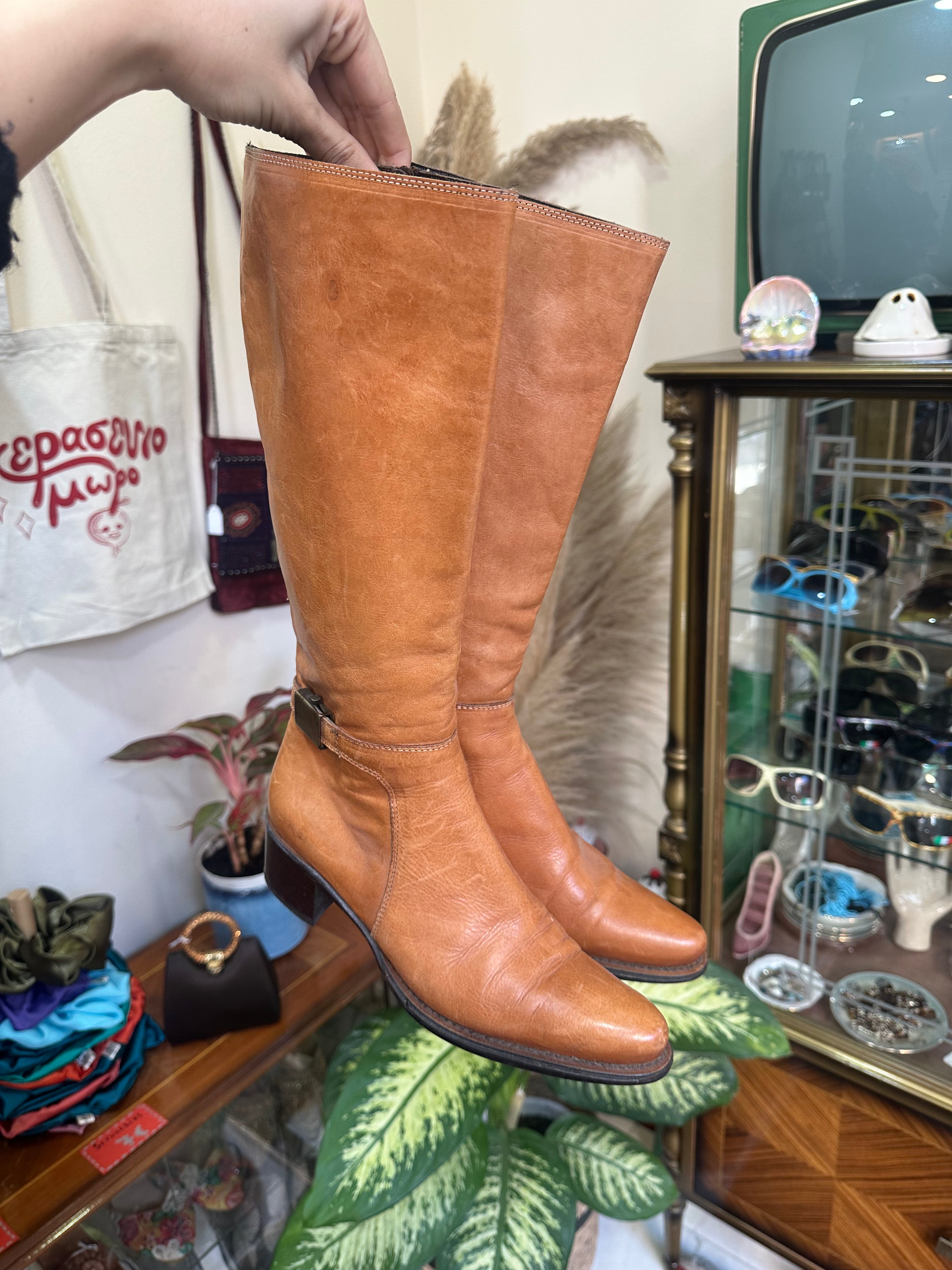 Vintage Tan Leather Knee-High Boots with Low Block Heel (37)