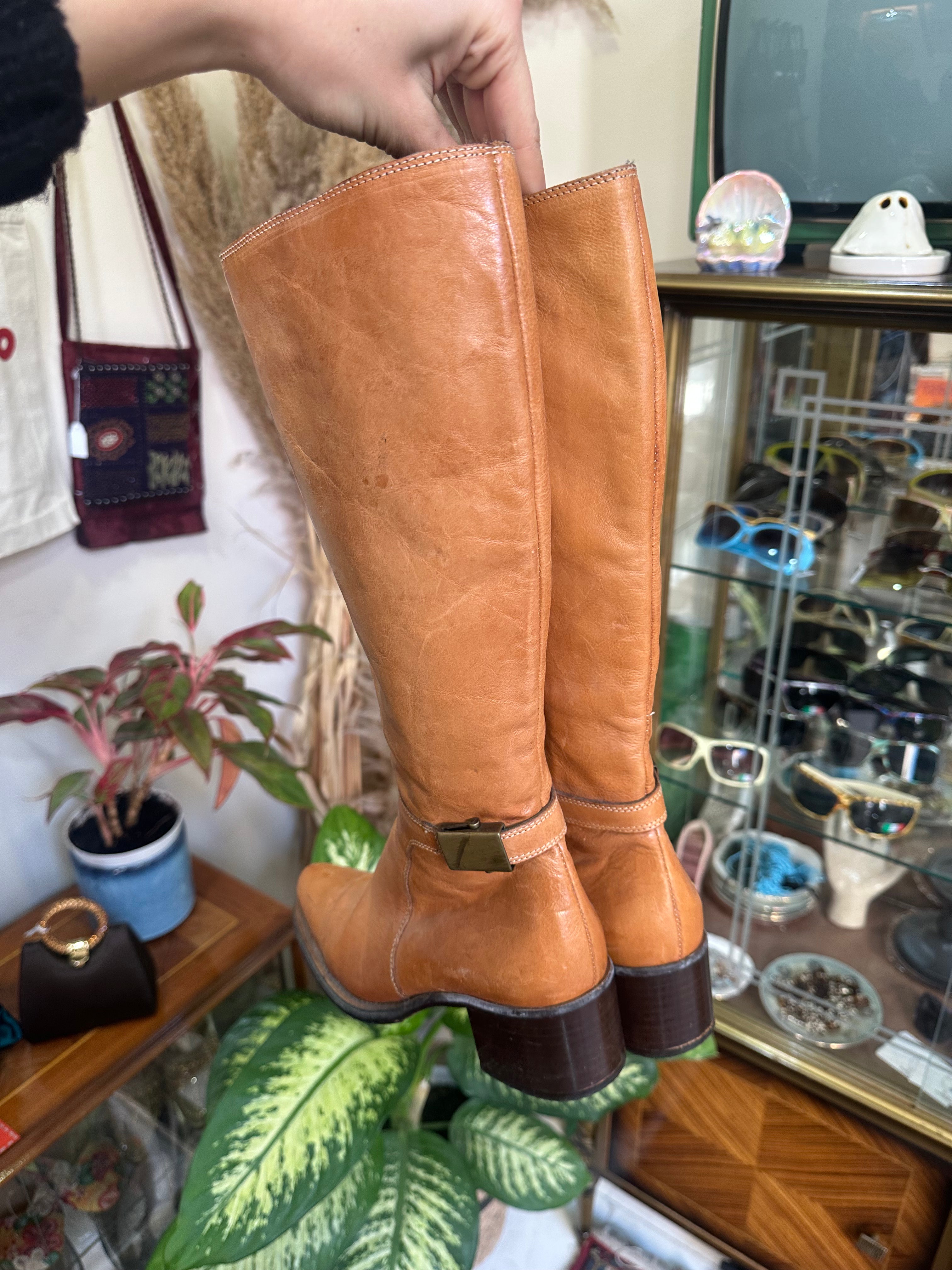 Vintage Tan Leather Knee-High Boots with Low Block Heel (37)