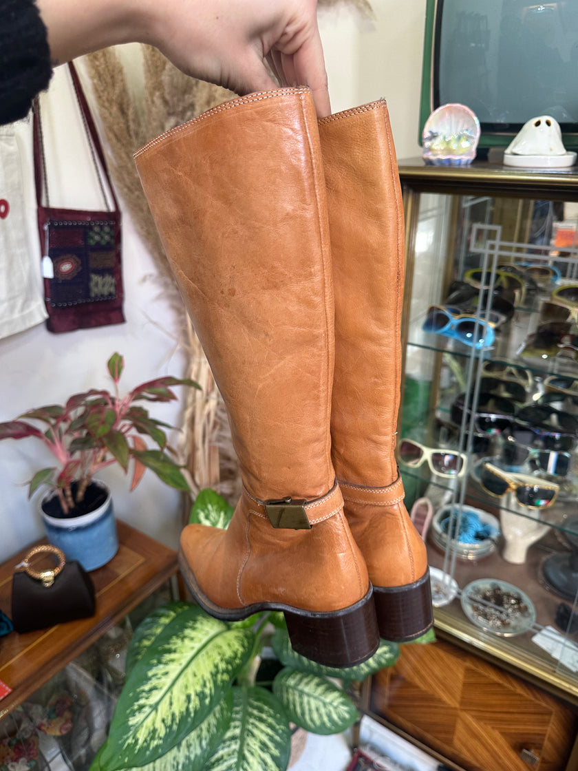 Vintage Tan Leather Knee-High Boots with Low Block Heel (37)