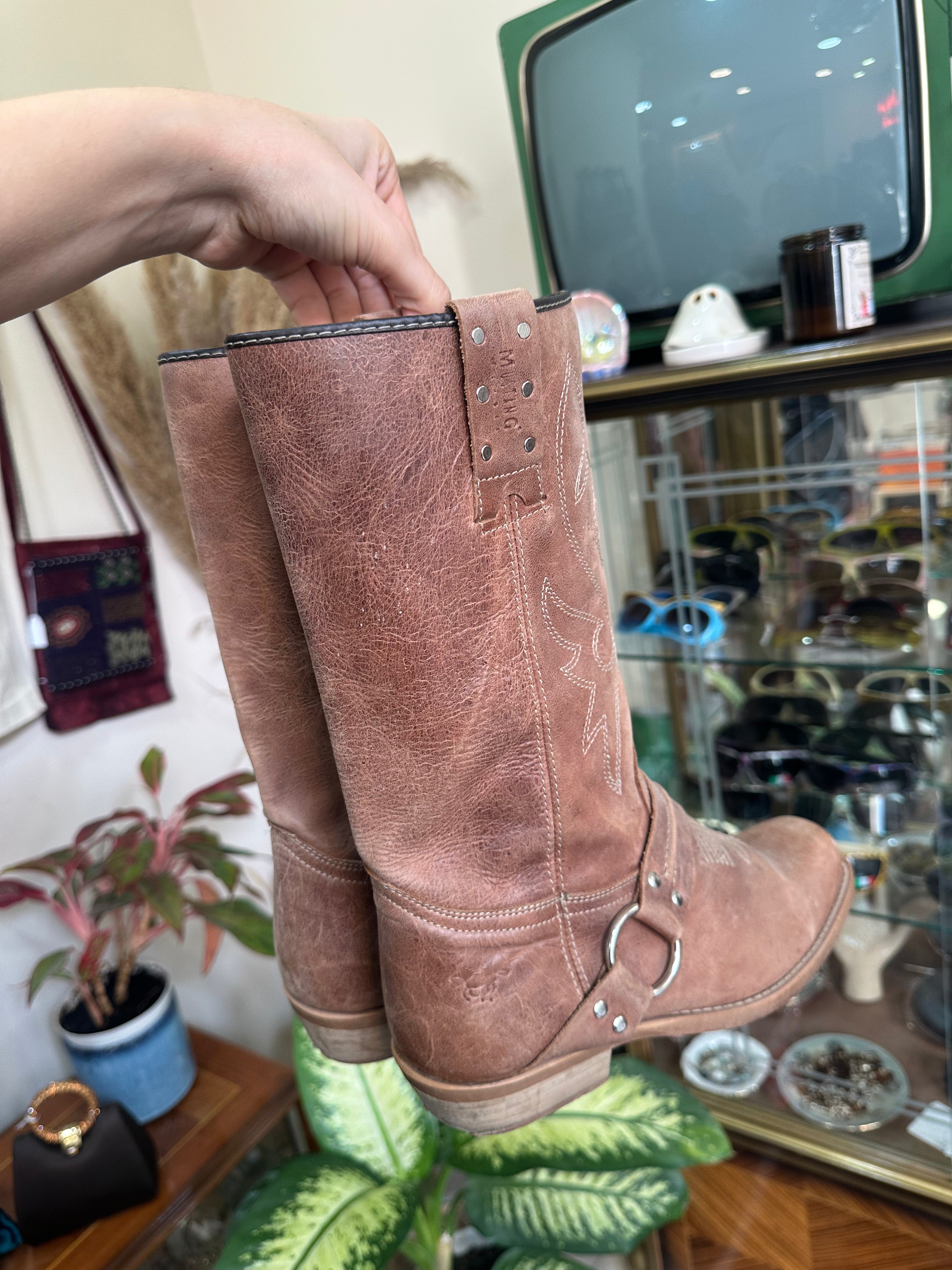 Mustang brown leather western mid calf boots (40)