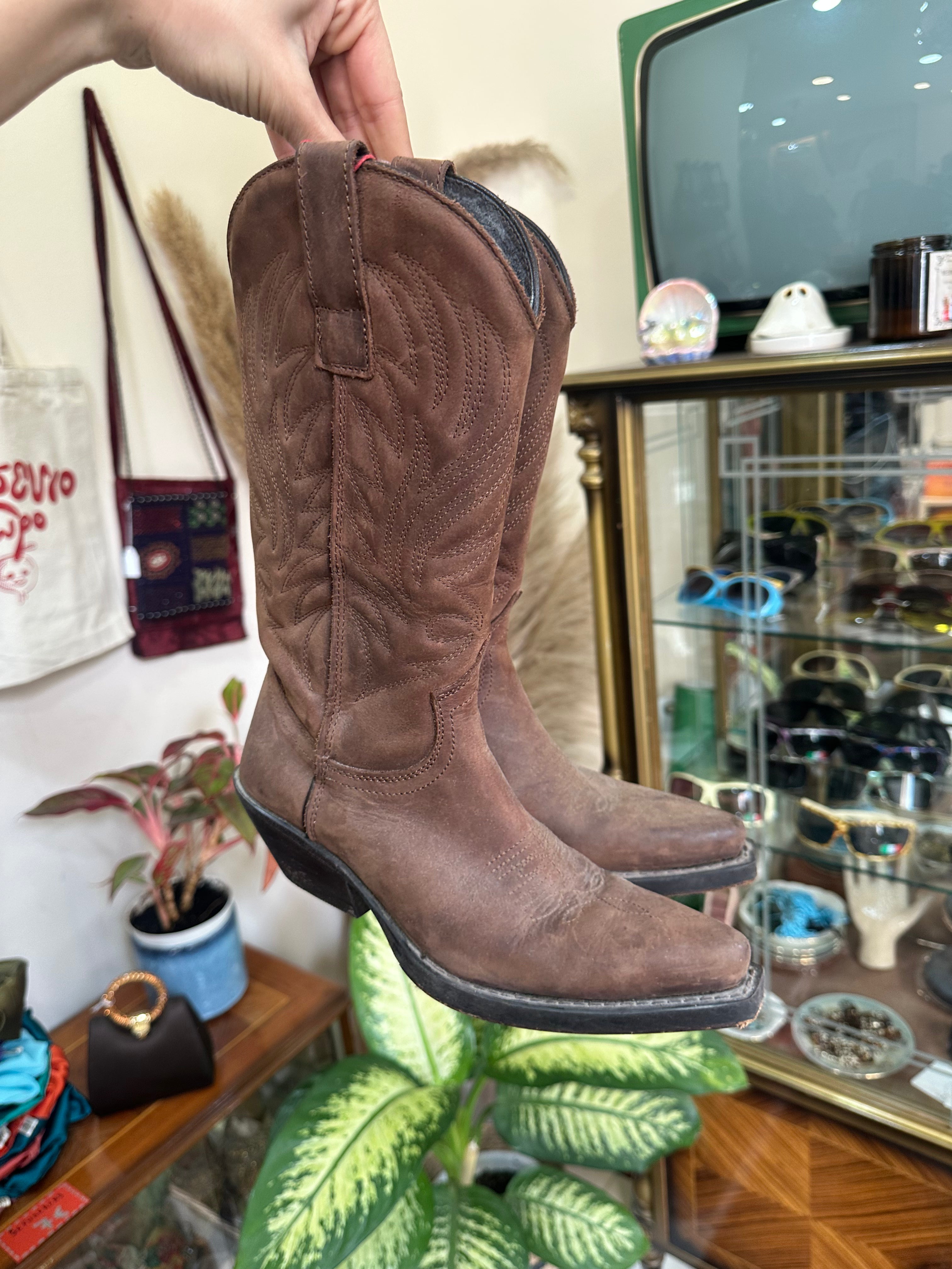 Vintage genuine leather cowboy boots (35)