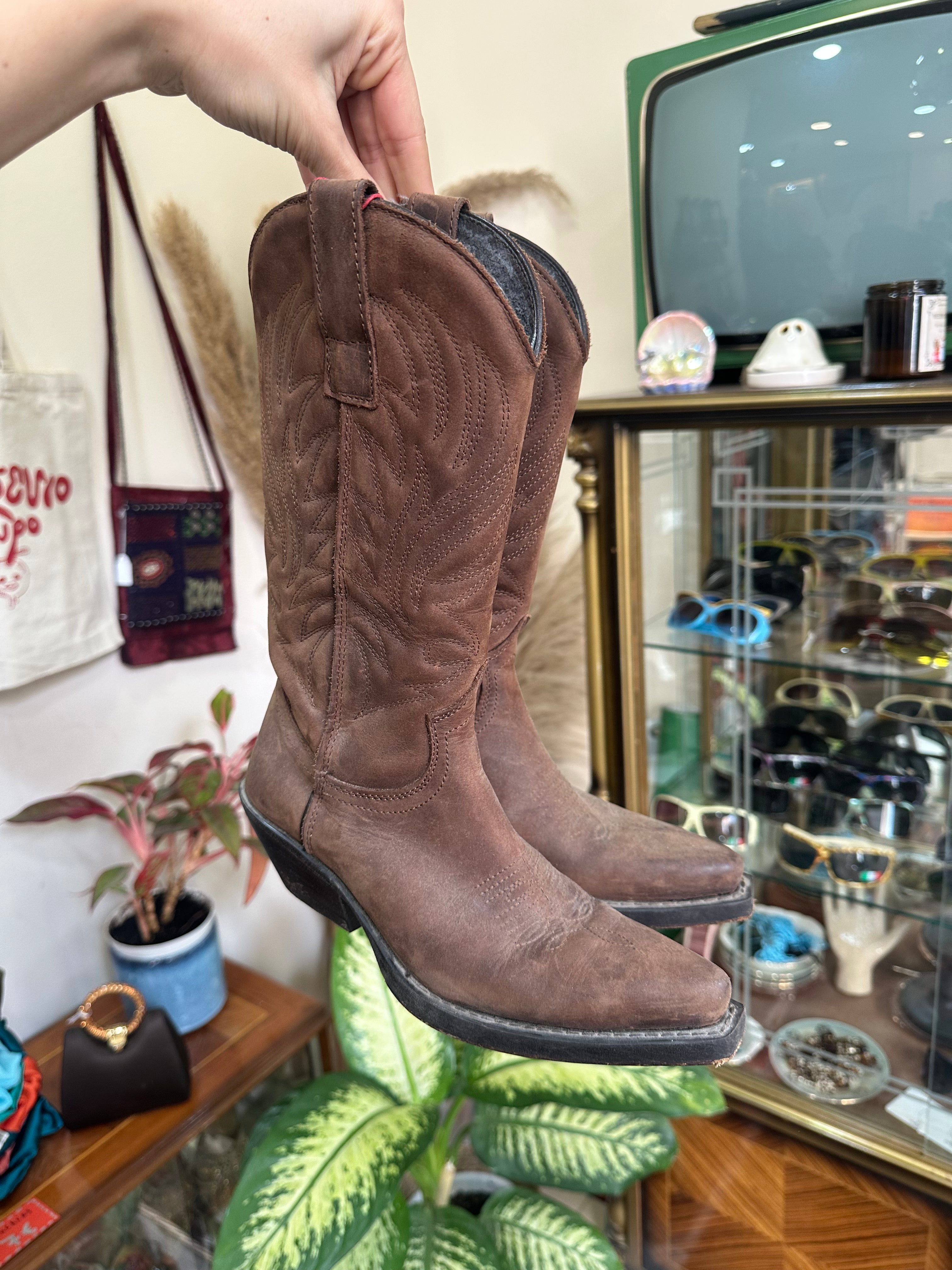 Vintage genuine leather cowboy boots (35)