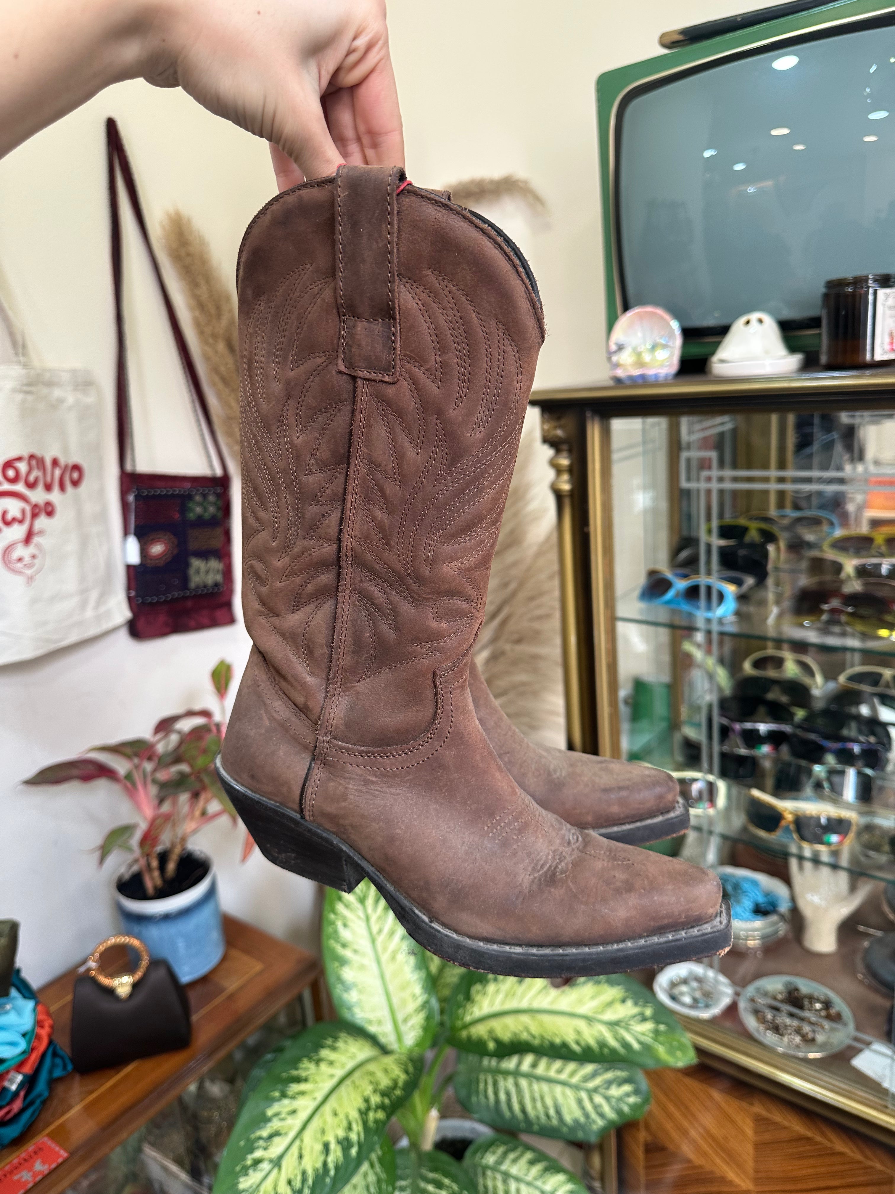 Vintage genuine leather cowboy boots (35)
