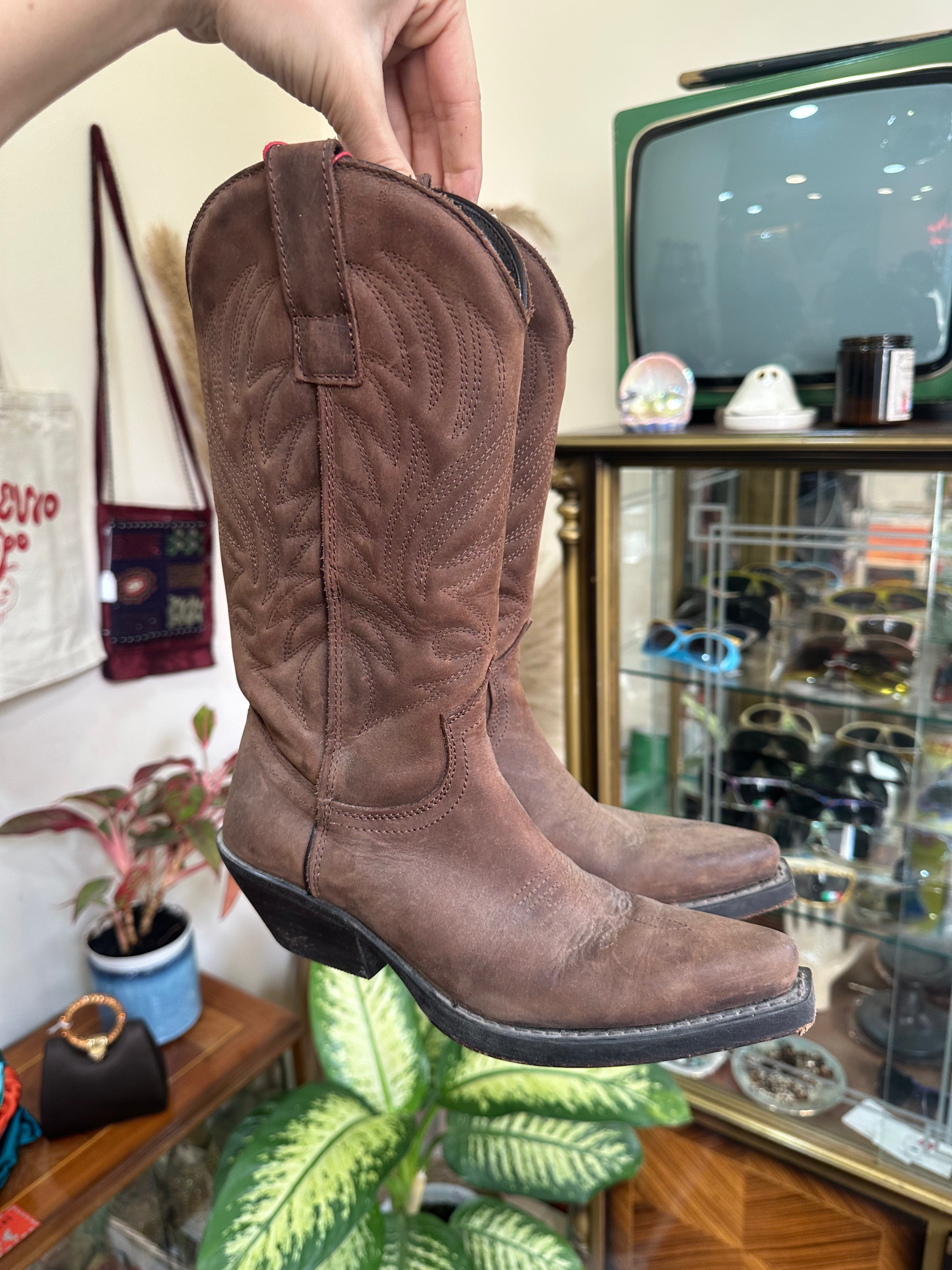 Vintage genuine leather cowboy boots (35)
