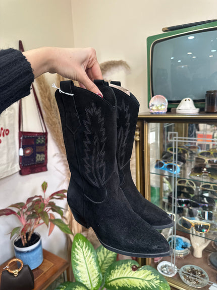 Italian vintage suede western style boots (37)