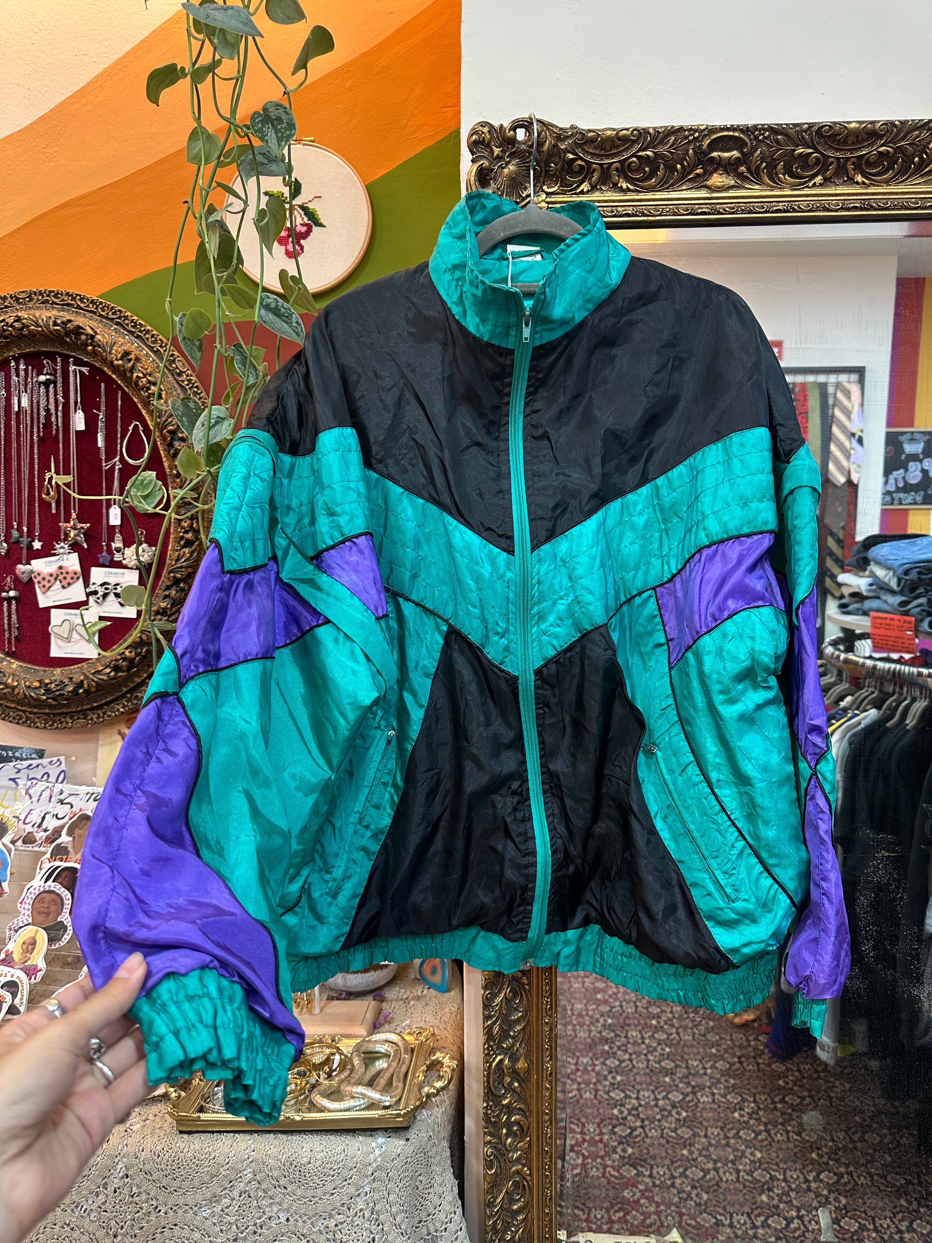 Vintage funky multicolor track jacket with detachable sleeves (L)