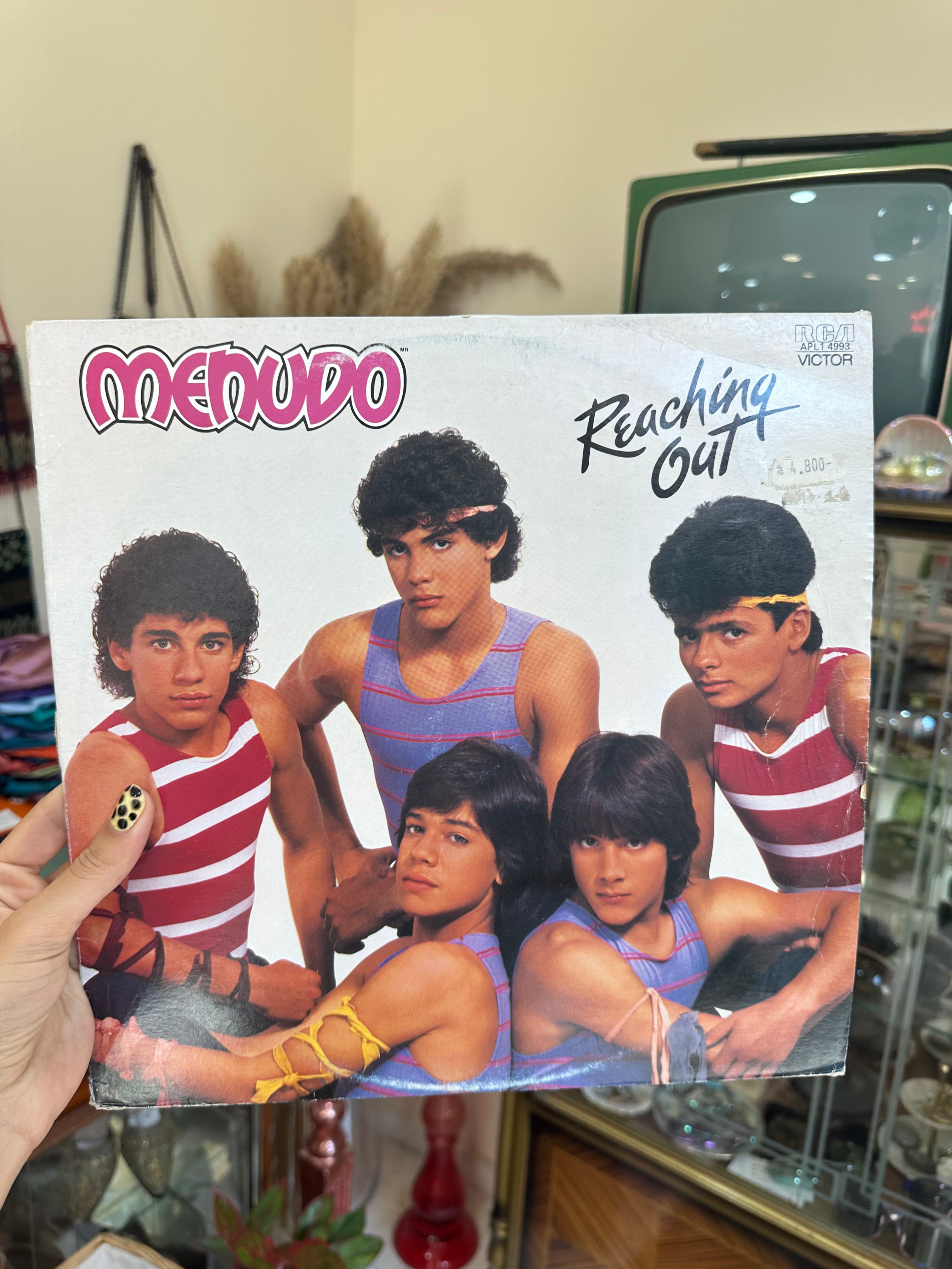 Menudo - Reaching out