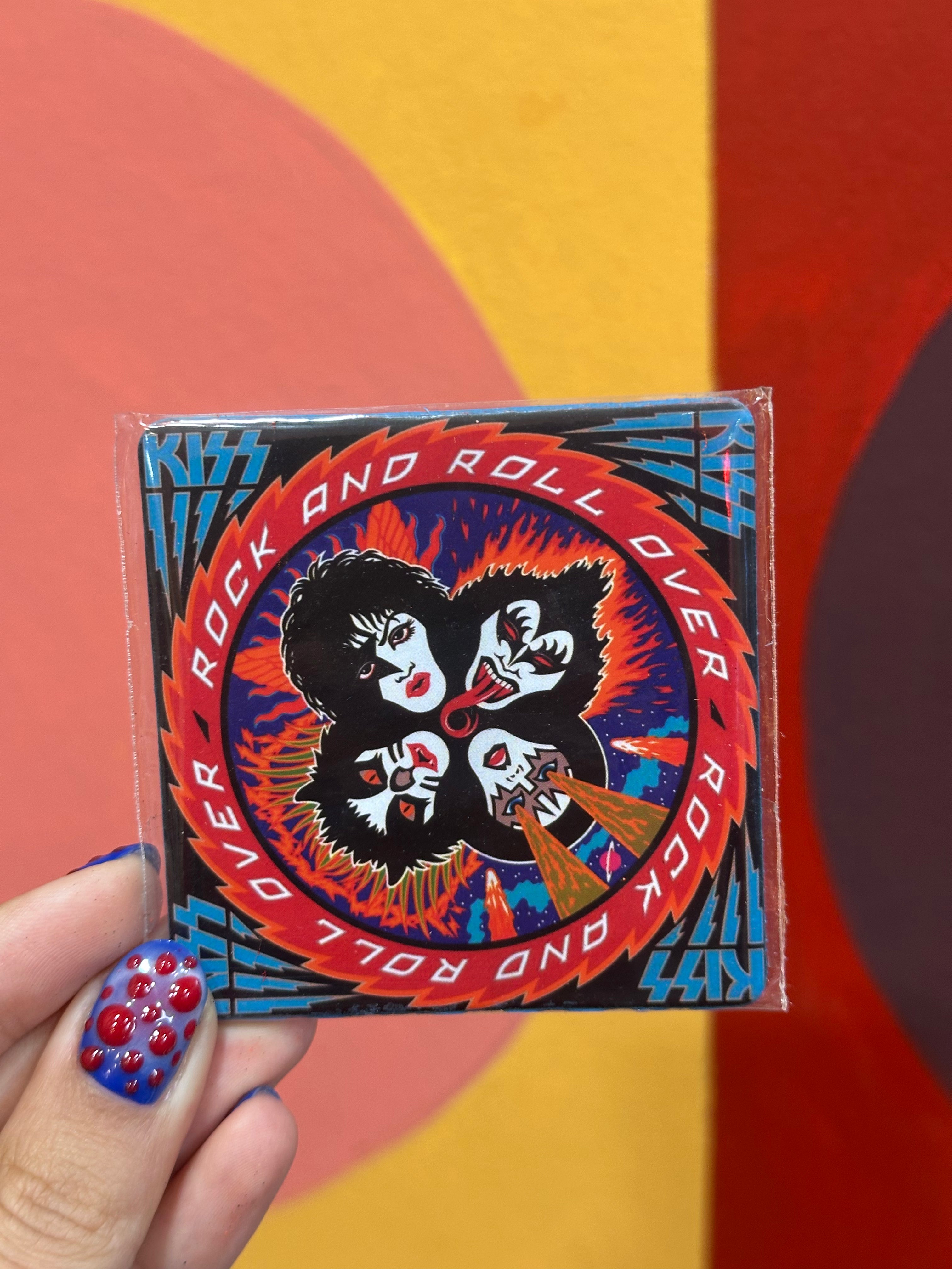 KISS magnet