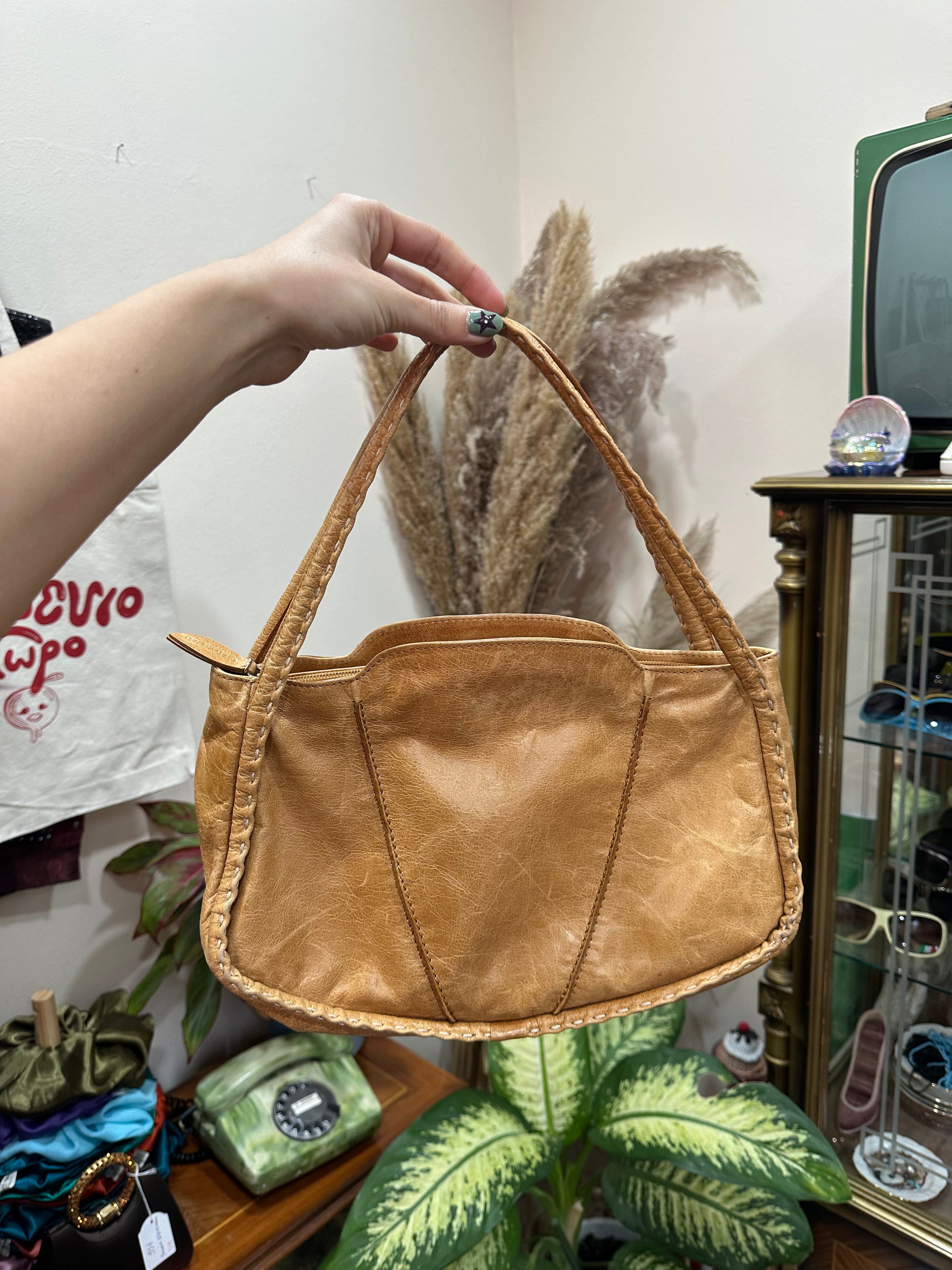 Vintage leather shoulder bag