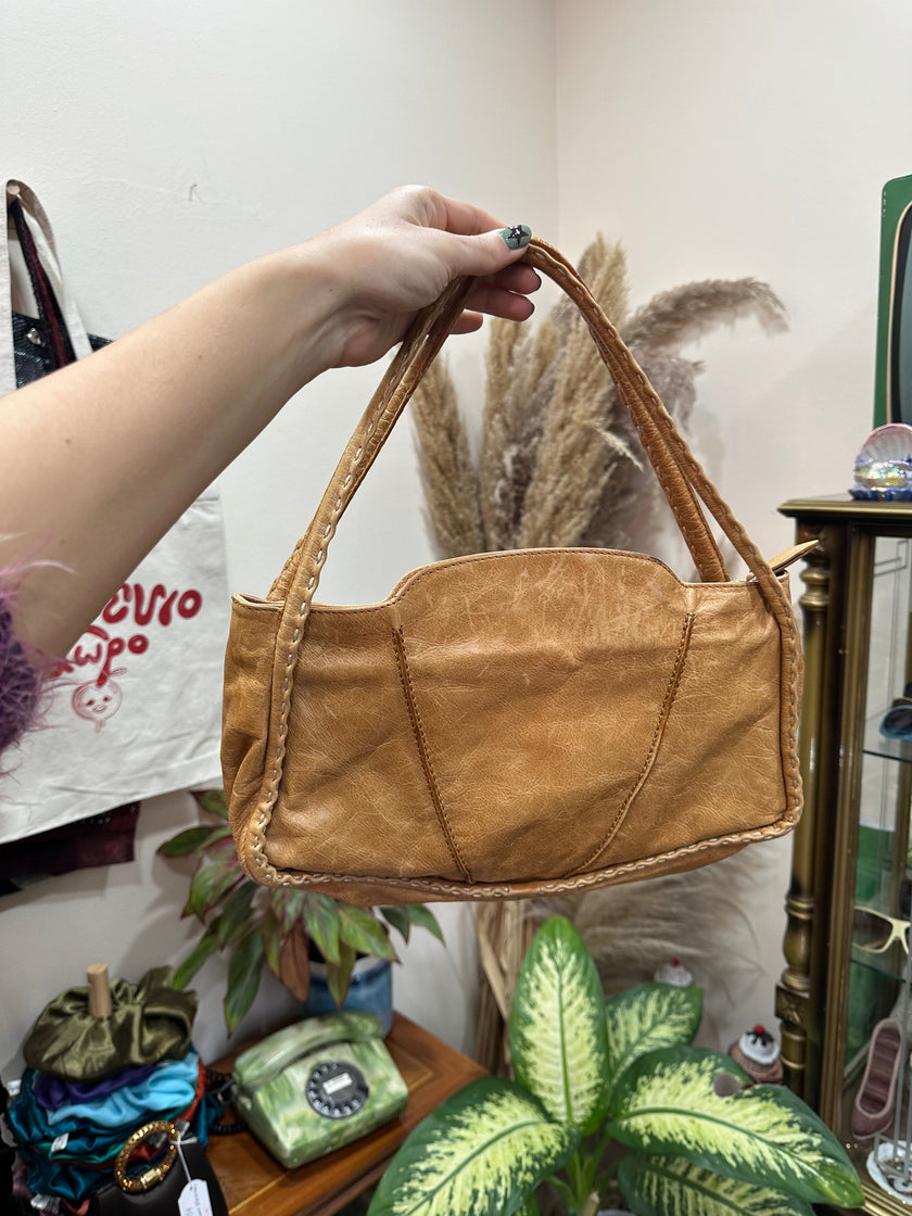 Vintage leather shoulder bag
