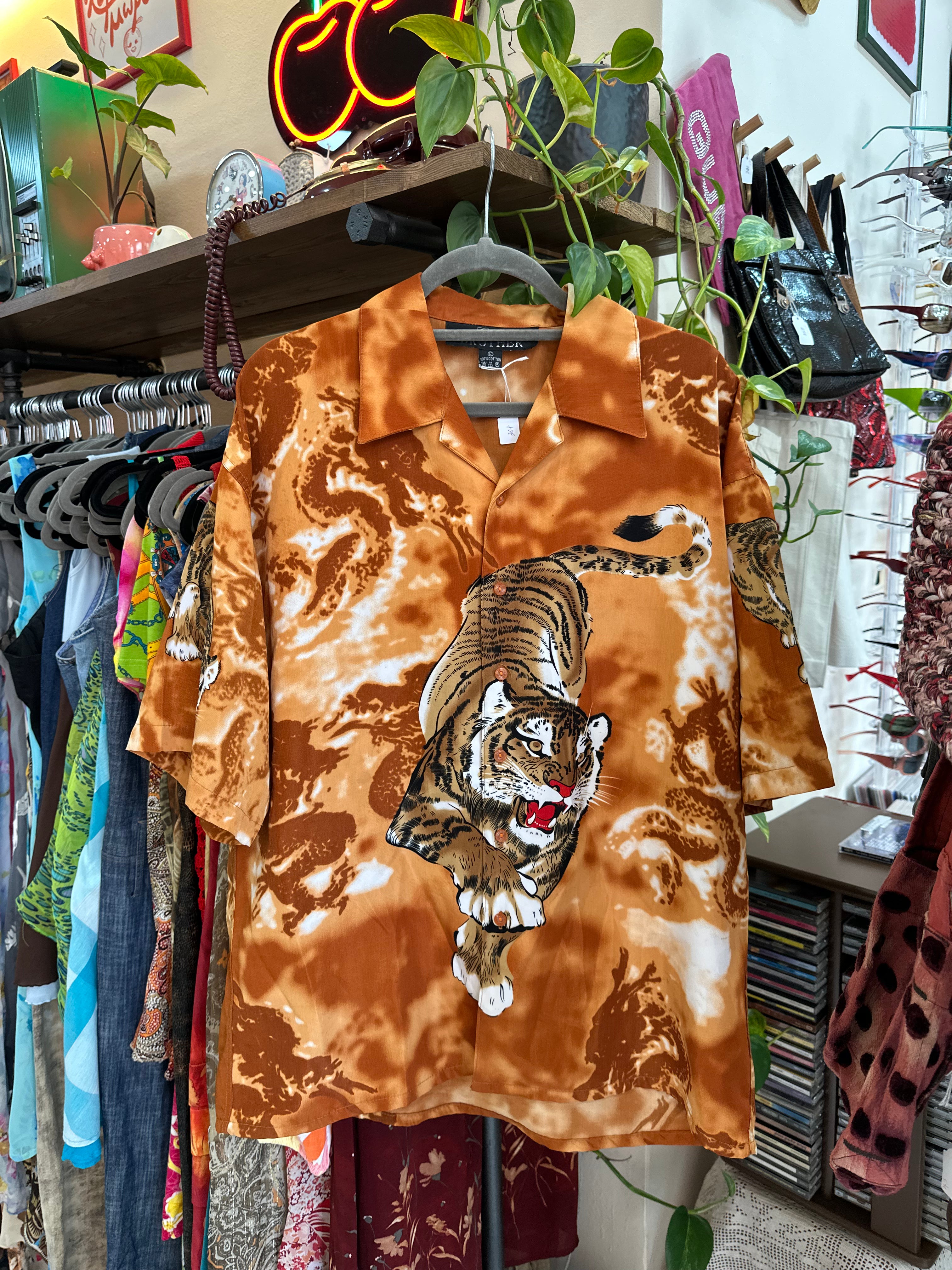 Y2K Orange Tiger Japanese Anime Shirt (M)