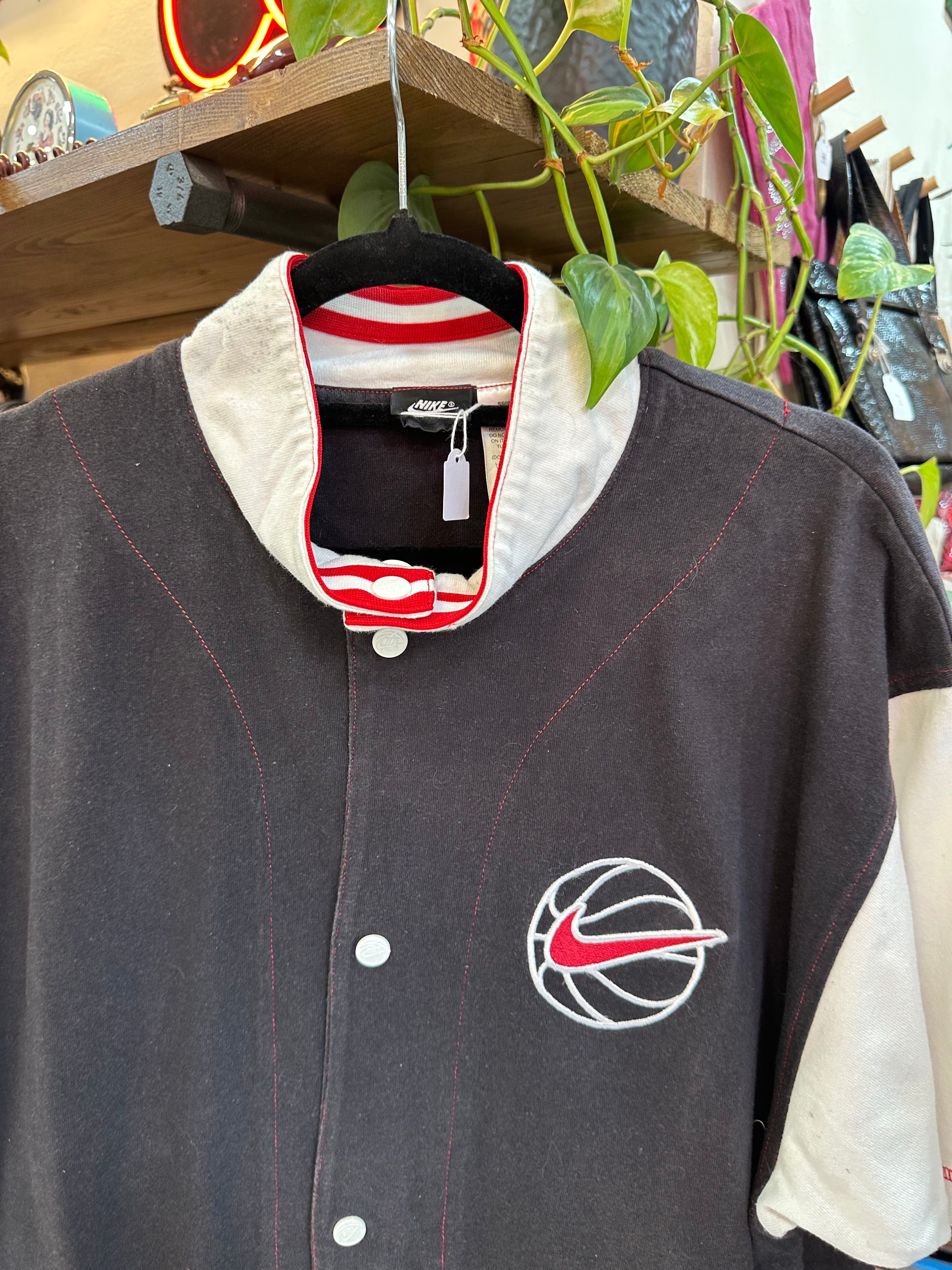 Vintage 80s Nike basket top (M)