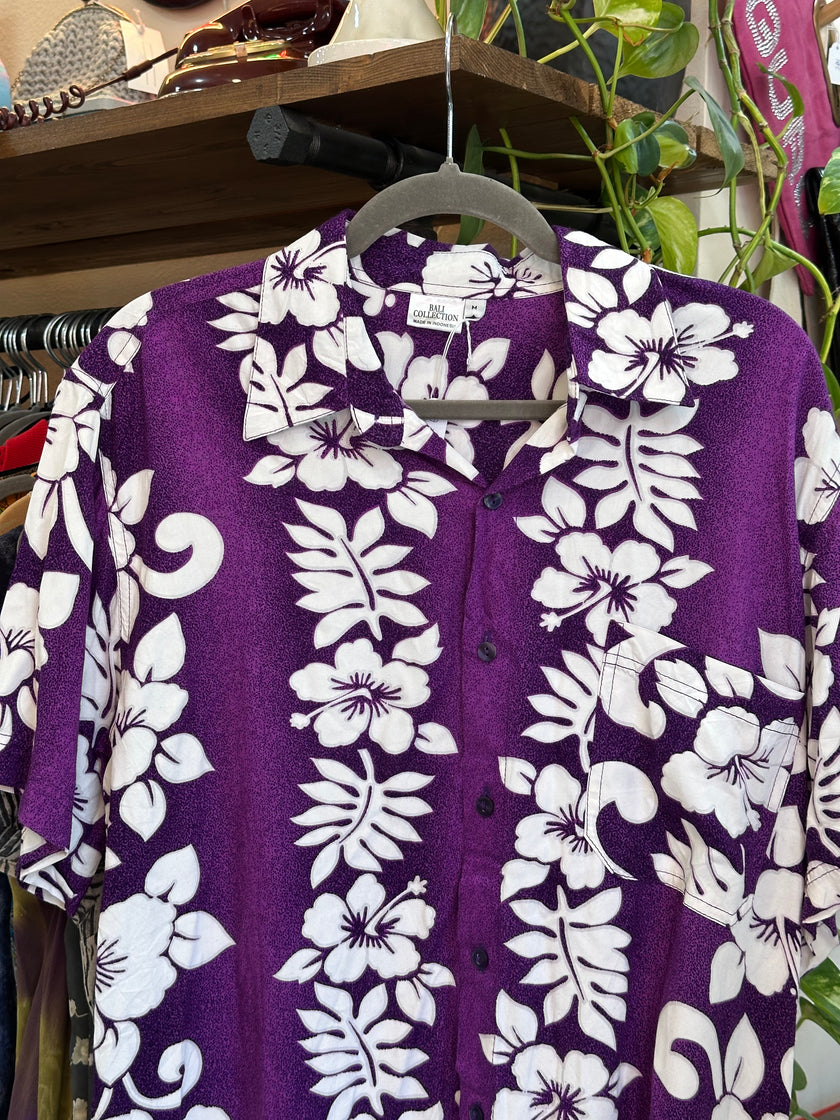 Beautiful Men’s Hawaiian style shirt (M)