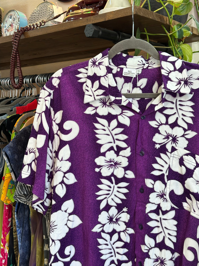Beautiful Men’s Hawaiian style shirt (M)