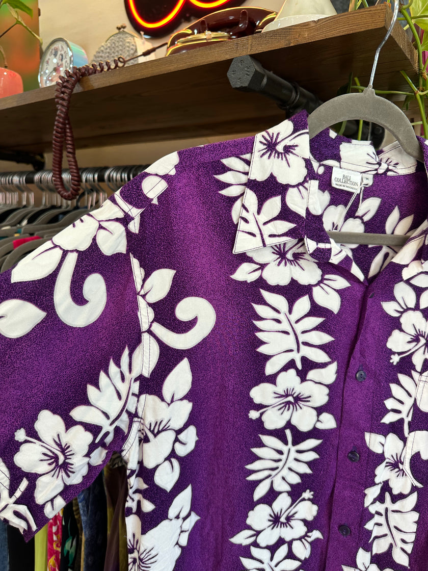 Beautiful Men’s Hawaiian style shirt (M)
