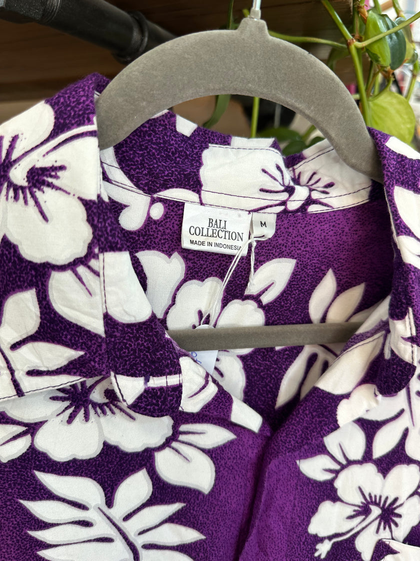 Beautiful Men’s Hawaiian style shirt (M)
