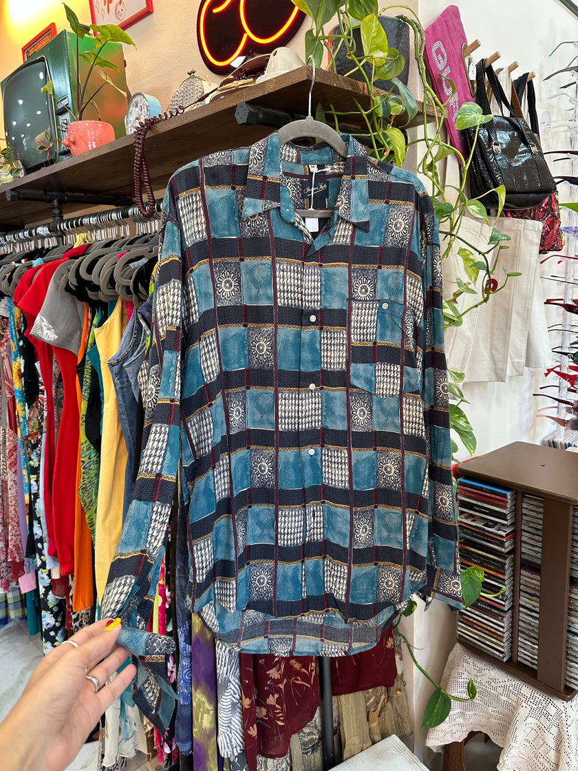 Vintage Men’s 90s funky patterned shirt (M)