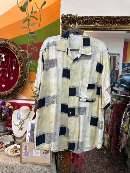 Men’s vintage 90s style shirt (L)